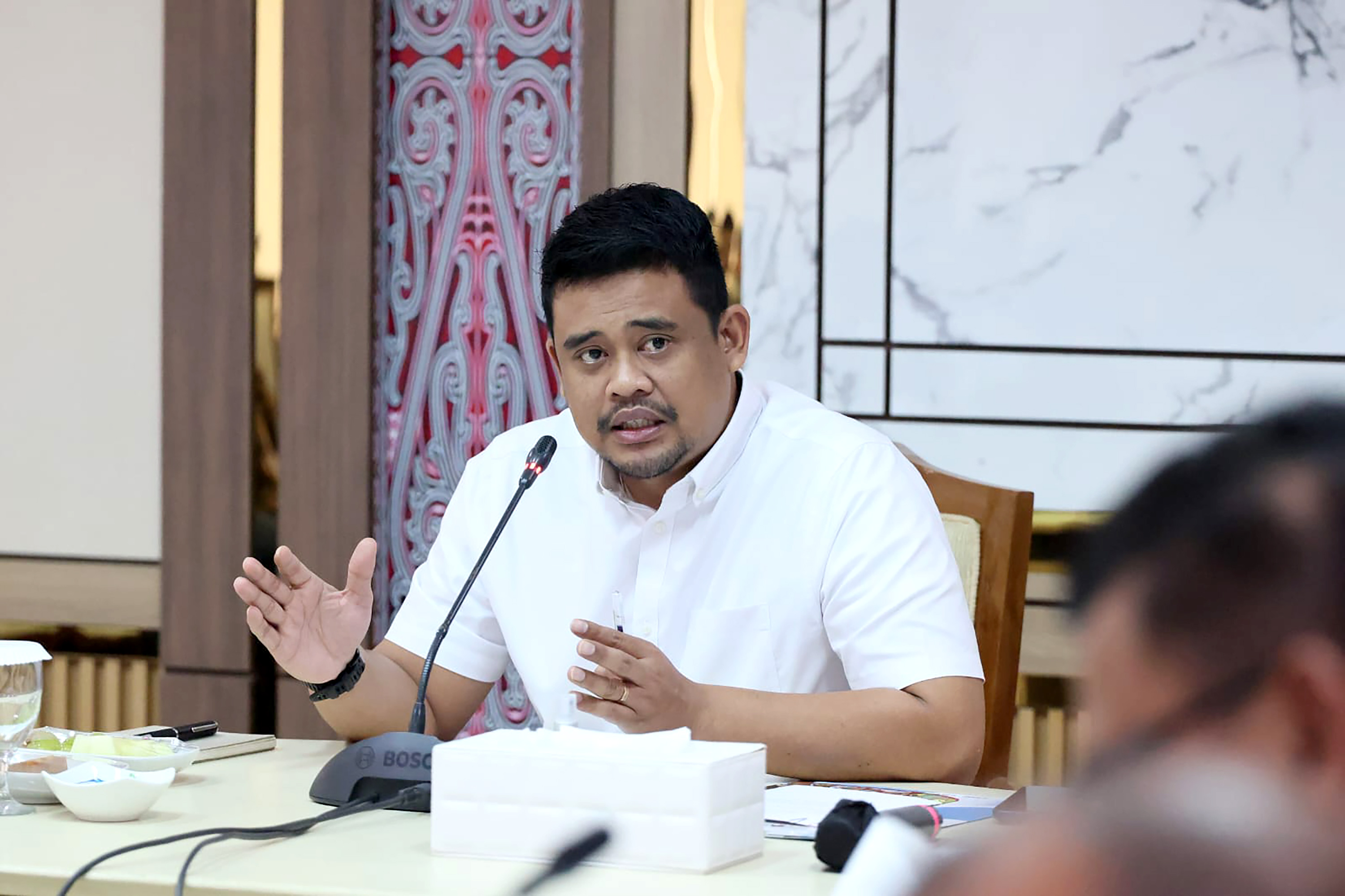 Gubernur Sumatera Utara Muhammad Bobby Afif Nasution memimpin rapat percepatan pemulihan pascabencana di Aula Kantor Badan Penghubung Provinsi Sumut, Jakarta.