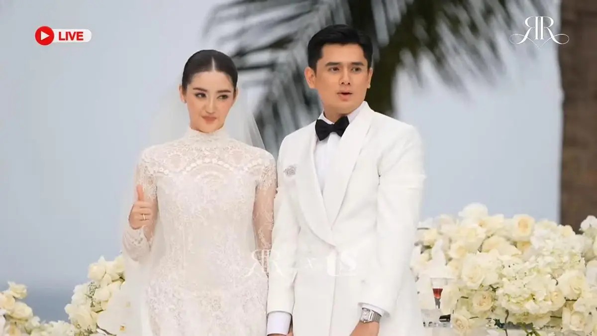 Ranty Maria dan Rayn Wijaya resmi menikah dalam upacara pemberkatan yang digelar di Bali, Senin (26/1/2026).