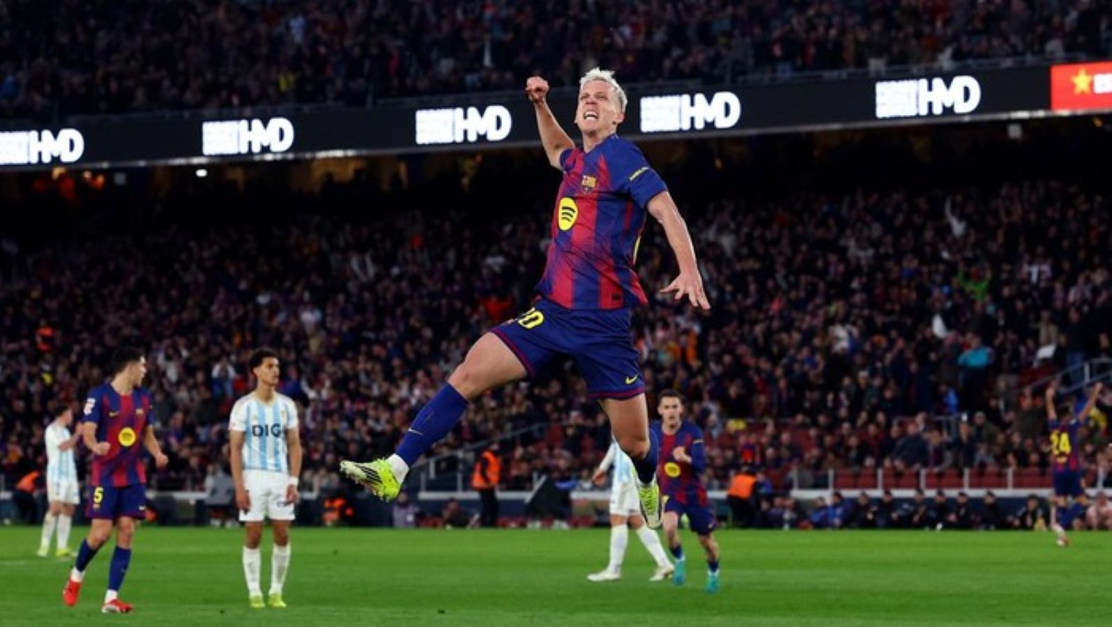Dani Olmo merayakan gol bersama Barcelona pada laga kompetisi Eropa musim 2025/2026.