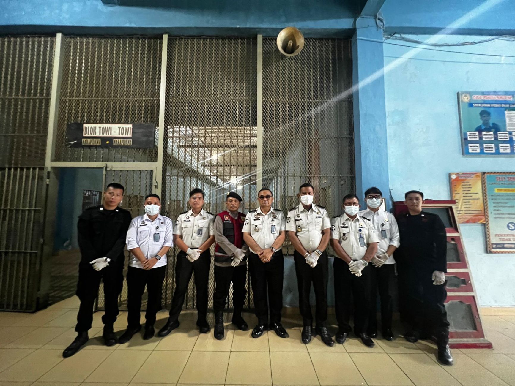 Petugas Lapas Kls IIB Gunungsitoli, dan Personil Polres Nias Sesaat Sebelum Melakukan Razia.