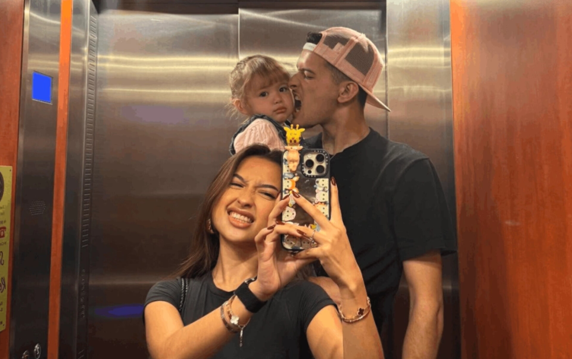 Jennifer Coppen bersama putrinya, Kamari, dan Justin Hubner.