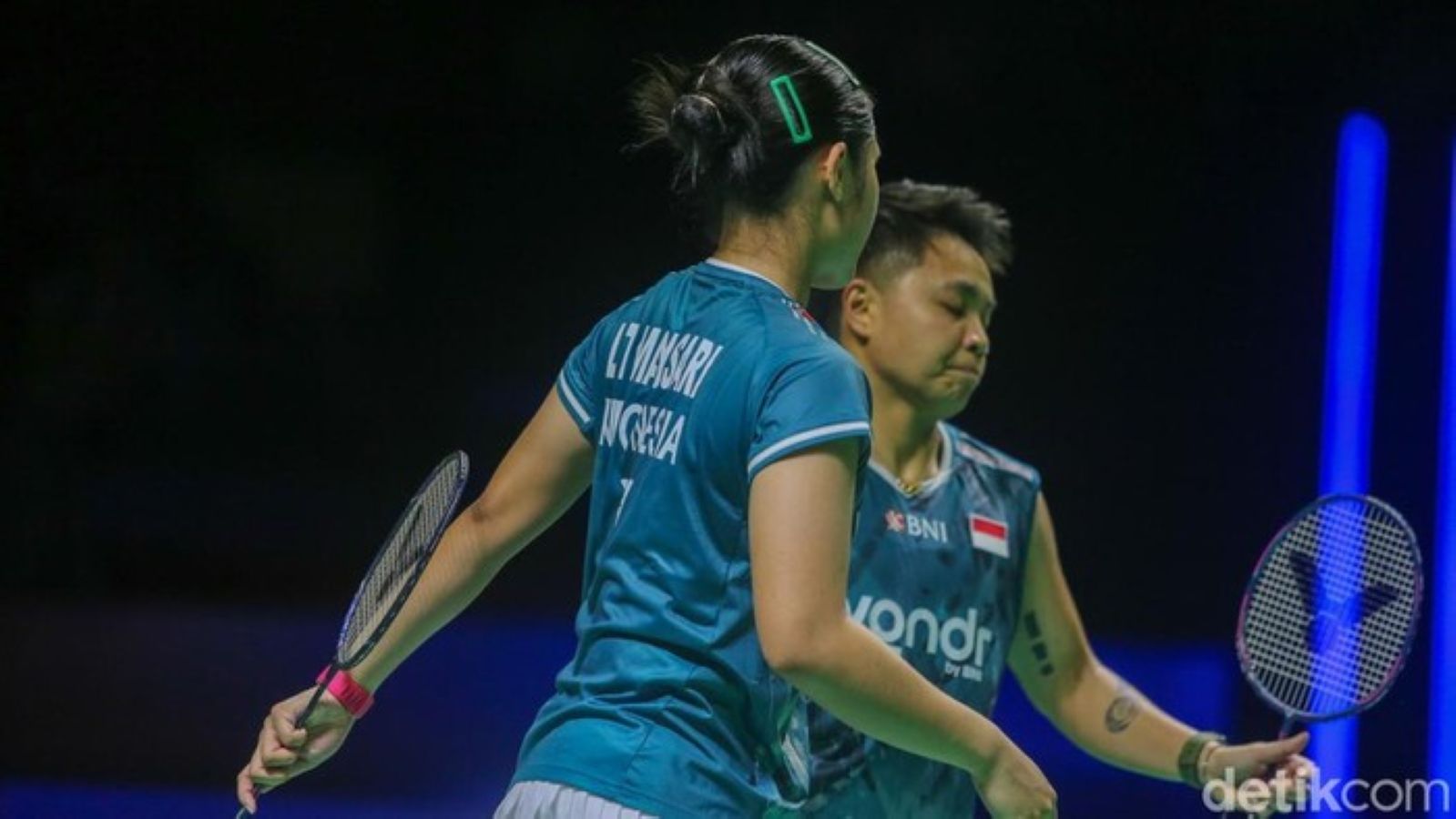 Lanny Tria Mayasari/Apriyani Rahayu melaju ke babak 16 besar Thailand Masters 2026 usai menang dua gim langsung di Nimibutr Stadium, Bangkok.
