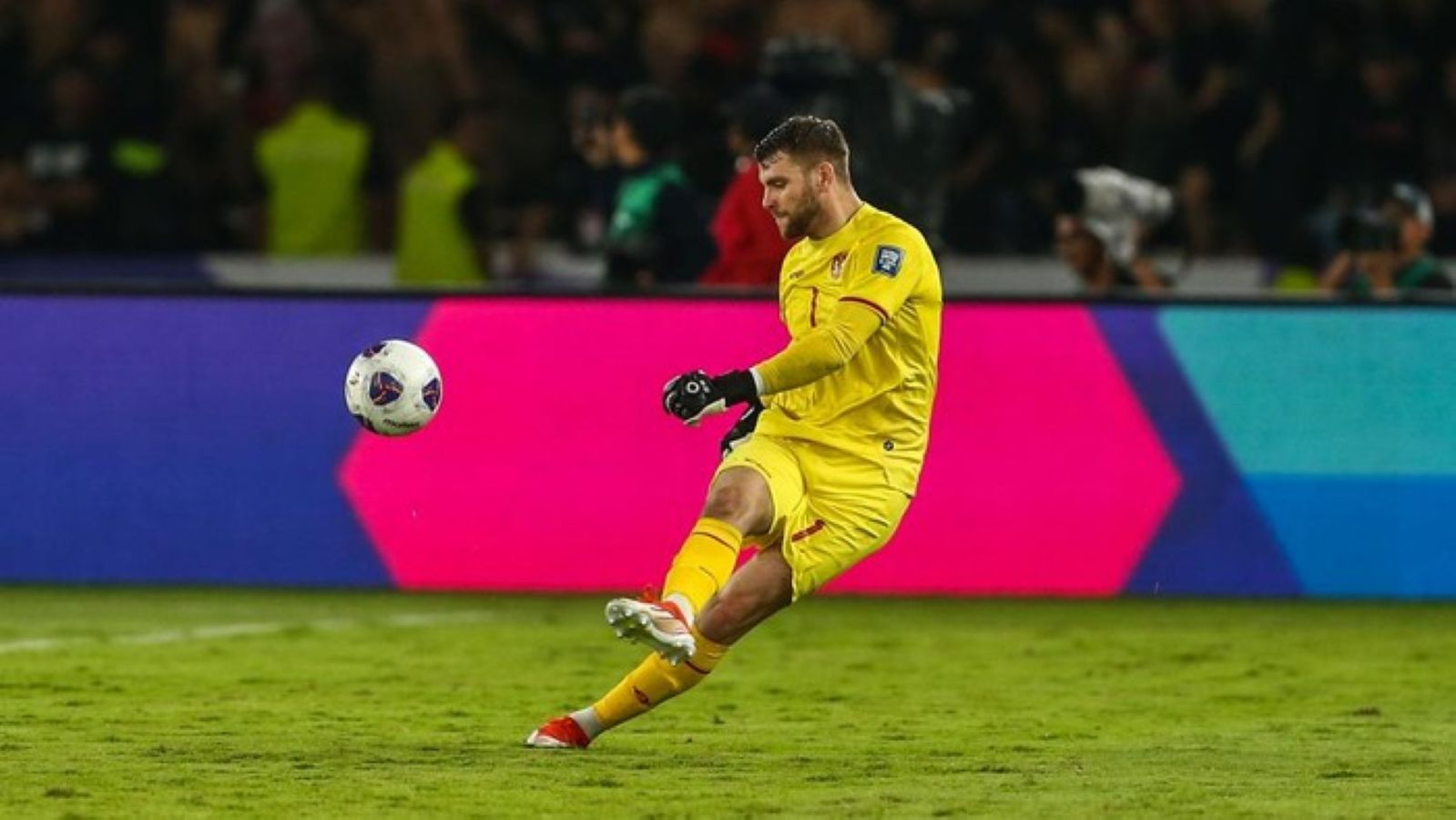 Maarten Paes berpeluang menjadi kiper utama Ajax Amsterdam jika resmi didatangkan dari FC Dallas pada bursa transfer musim dingin 2026.