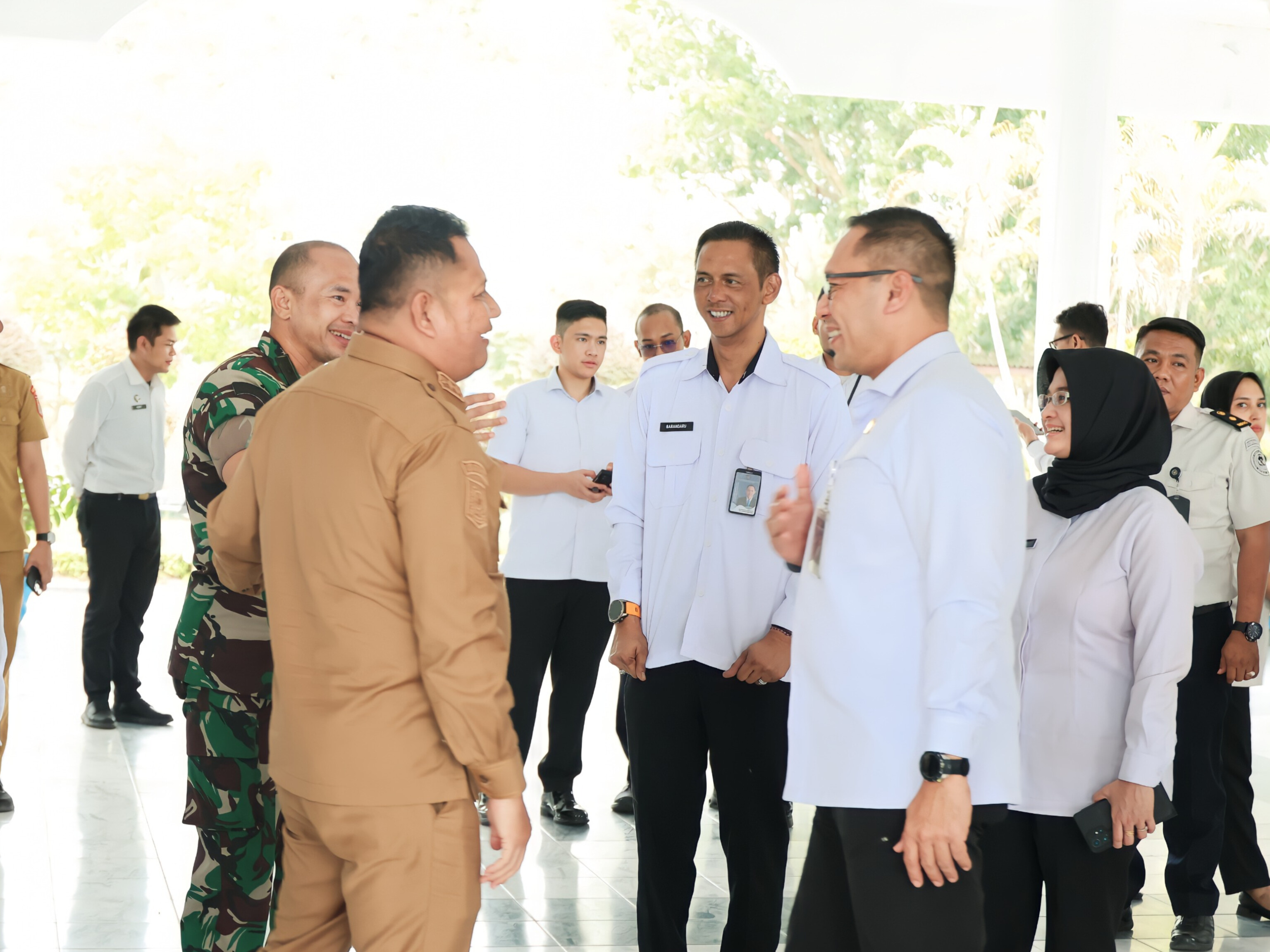 Sekretaris Direktorat Jenderal Imigrasi Sandi Andaryadi didampingi Kanim TBA saat meninjau rencana Kantor Imigrasi di Kabupaten Asahan.