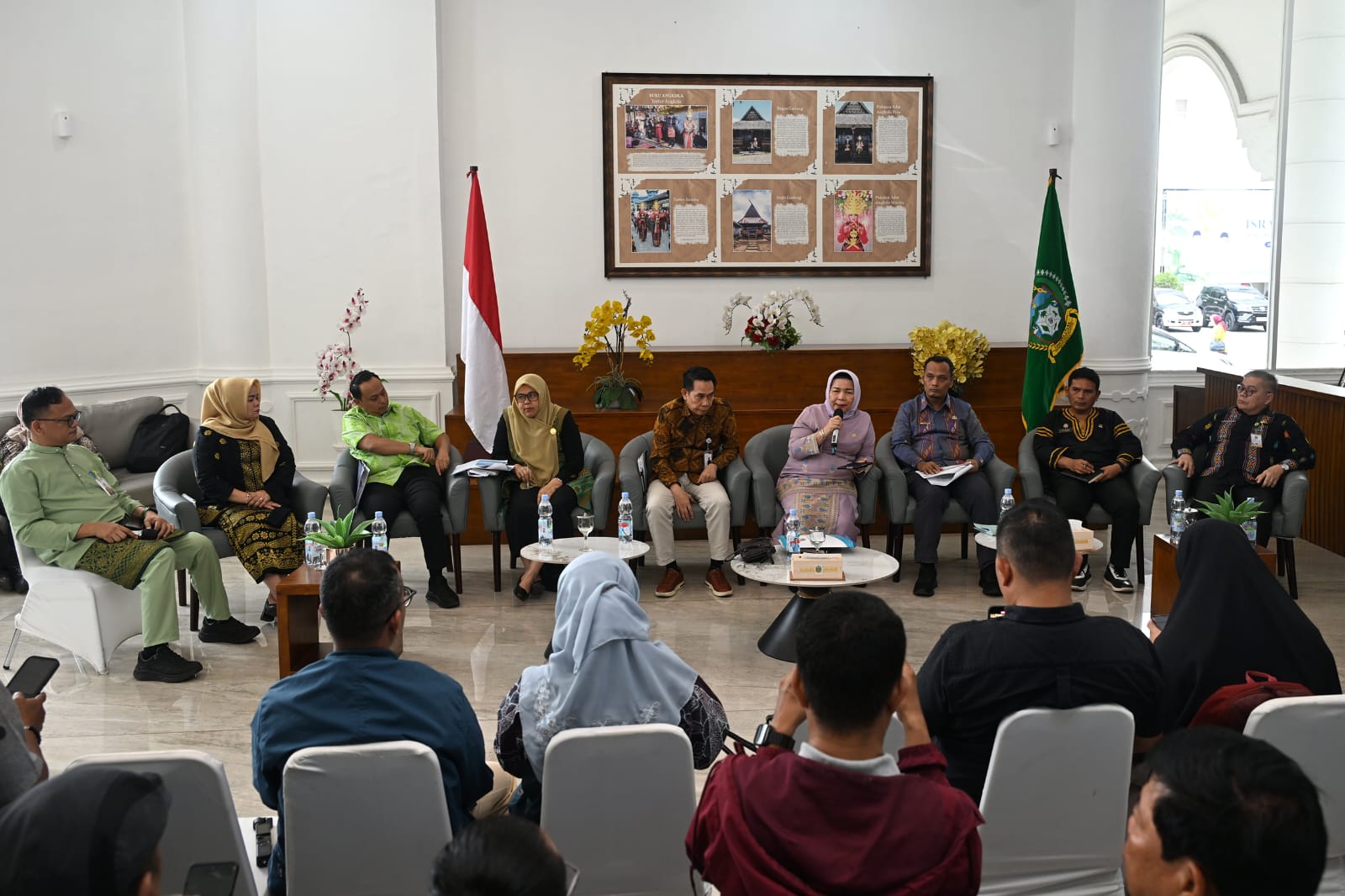 Pemerintah Provinsi Sumatera Utara menggelar konferensi pers terkait implementasi Program Berobat Gratis melalui skema Universal Health Coverage (UHC) di Lobby Dekranasda Kantor Gubernur Sumut, Kamis.