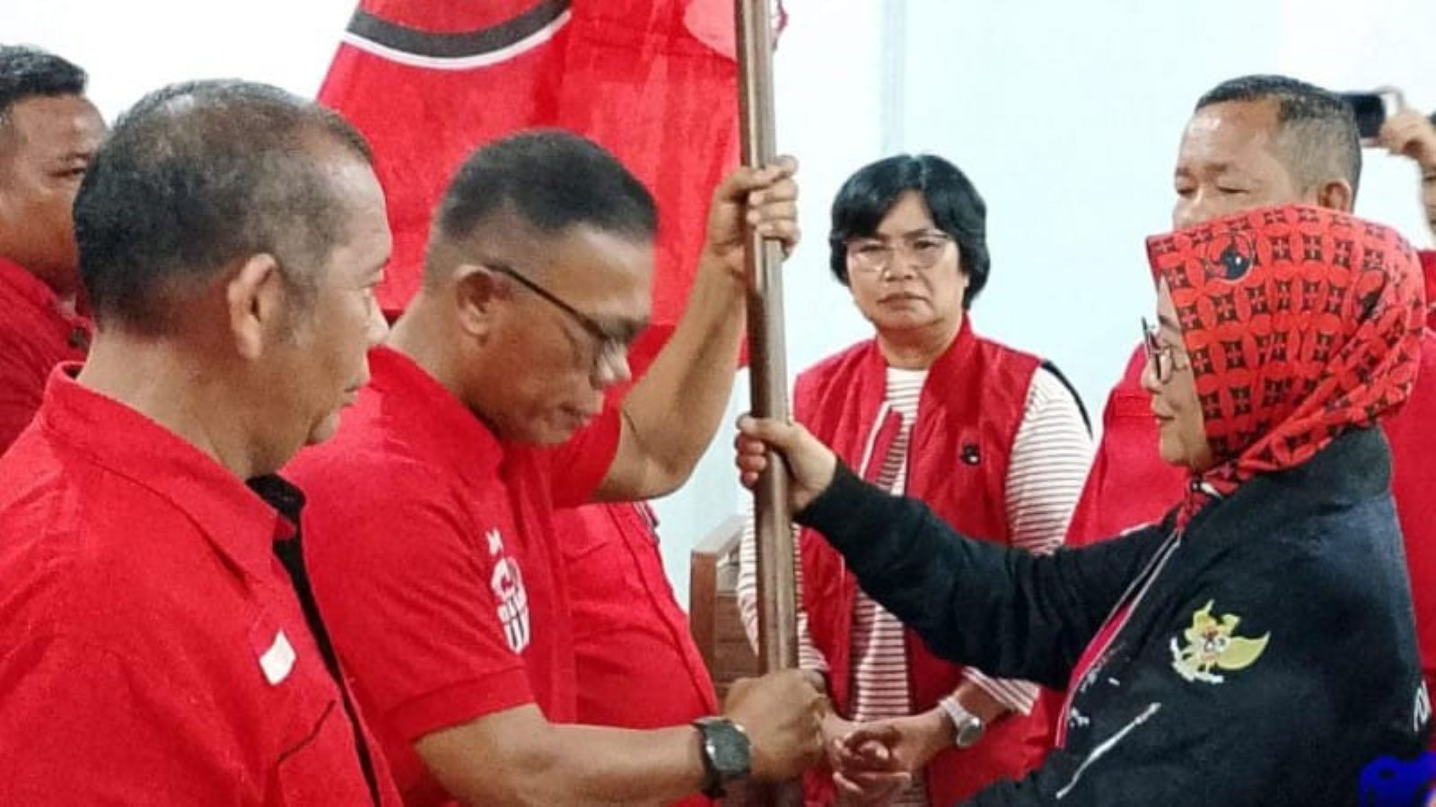 Masinton Pasaribu saat ditetapkan sebagai Ketua DPC PDI Perjuangan Tapanuli Tengah periode 2025&ndash;2030 dalam Konfercab di Pandan.