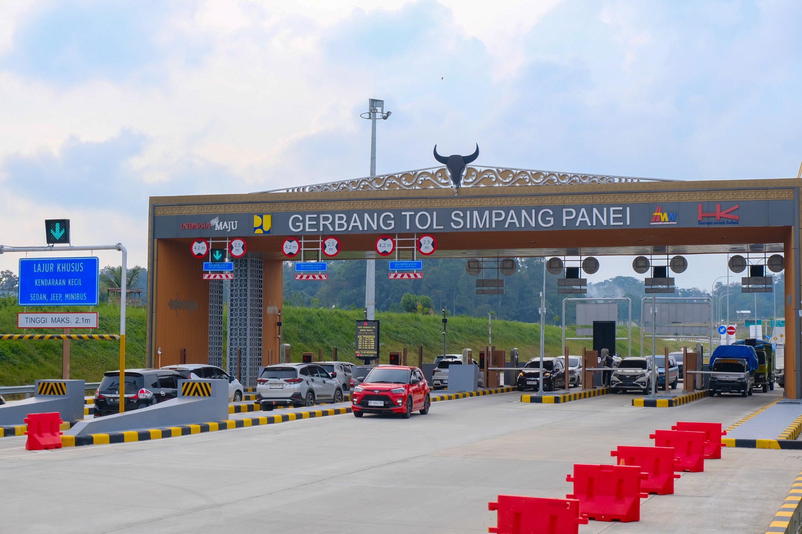 Ruas Tol Sinaksak&ndash;Simpang Panei yang meraih Sertifikat Laik Fungsi dan Operasi (SLFO) bintang 5 dari Kementerian PU, siap mendukung konektivitas menuju Danau Toba.