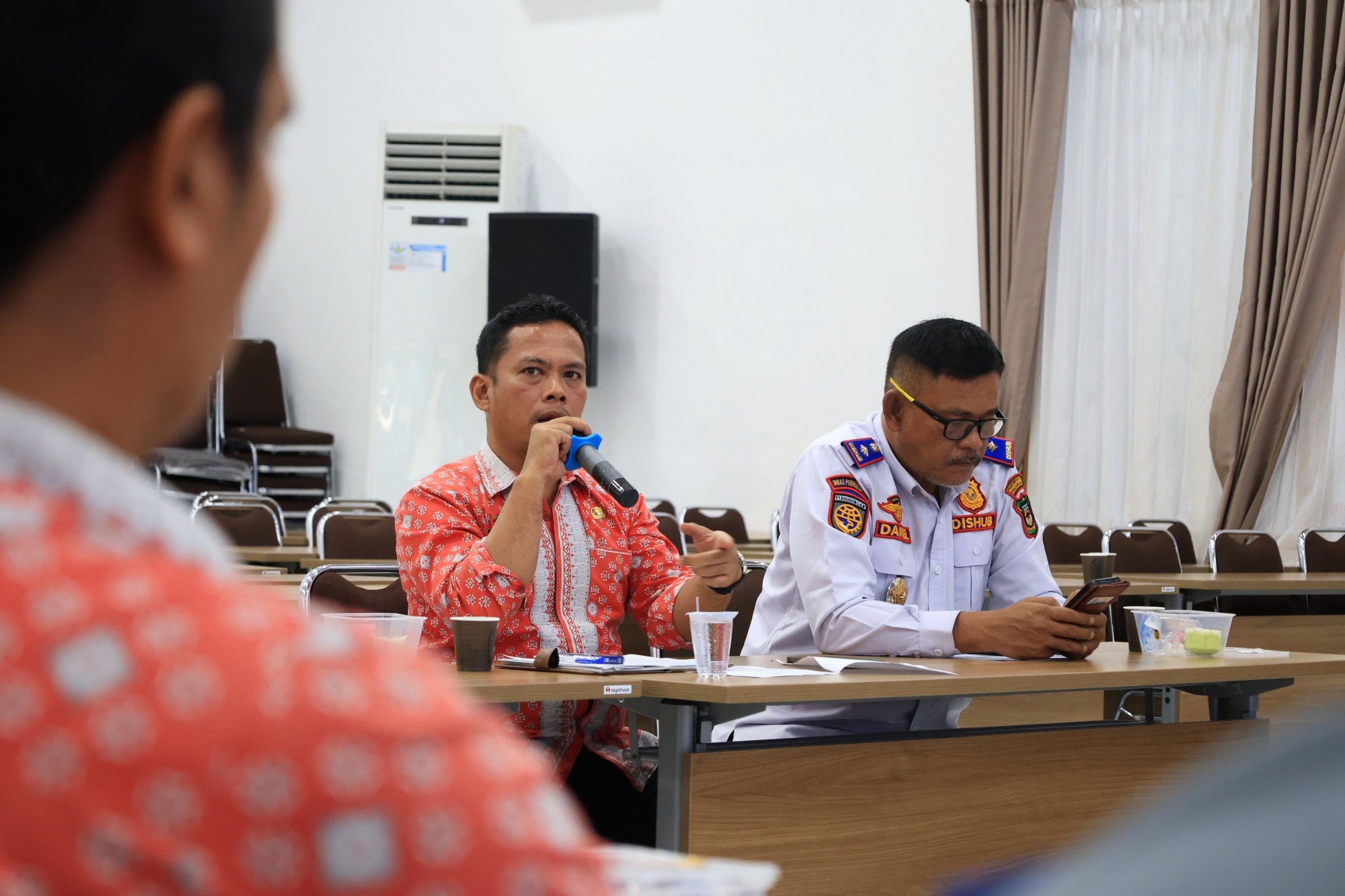Sekda Pematangsiantar Junaedi Antonius Sitanggang memimpin Rapat Optimalisasi Terminal Tanjung Pinggir di Ruang Serbaguna Pemko Pematangsiantar.