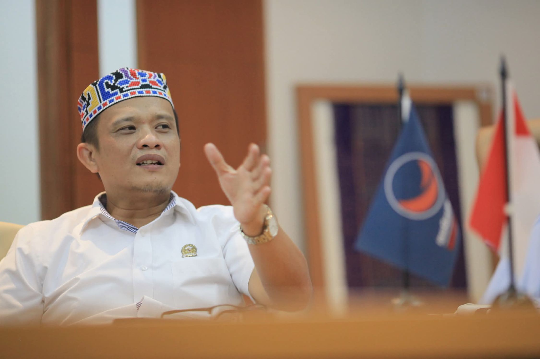 Anggota DPRD Sumut, Pdt. Berkat Kurniawan Laoli, M.IP.