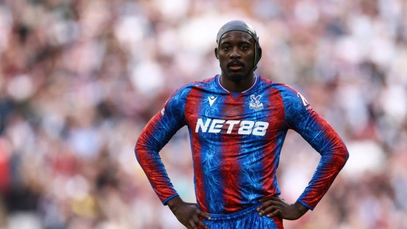 Jean-Philippe Mateta gagal bergabung dengan AC Milan setelah hasil tes medis menunjukkan masalah pada lututnya.