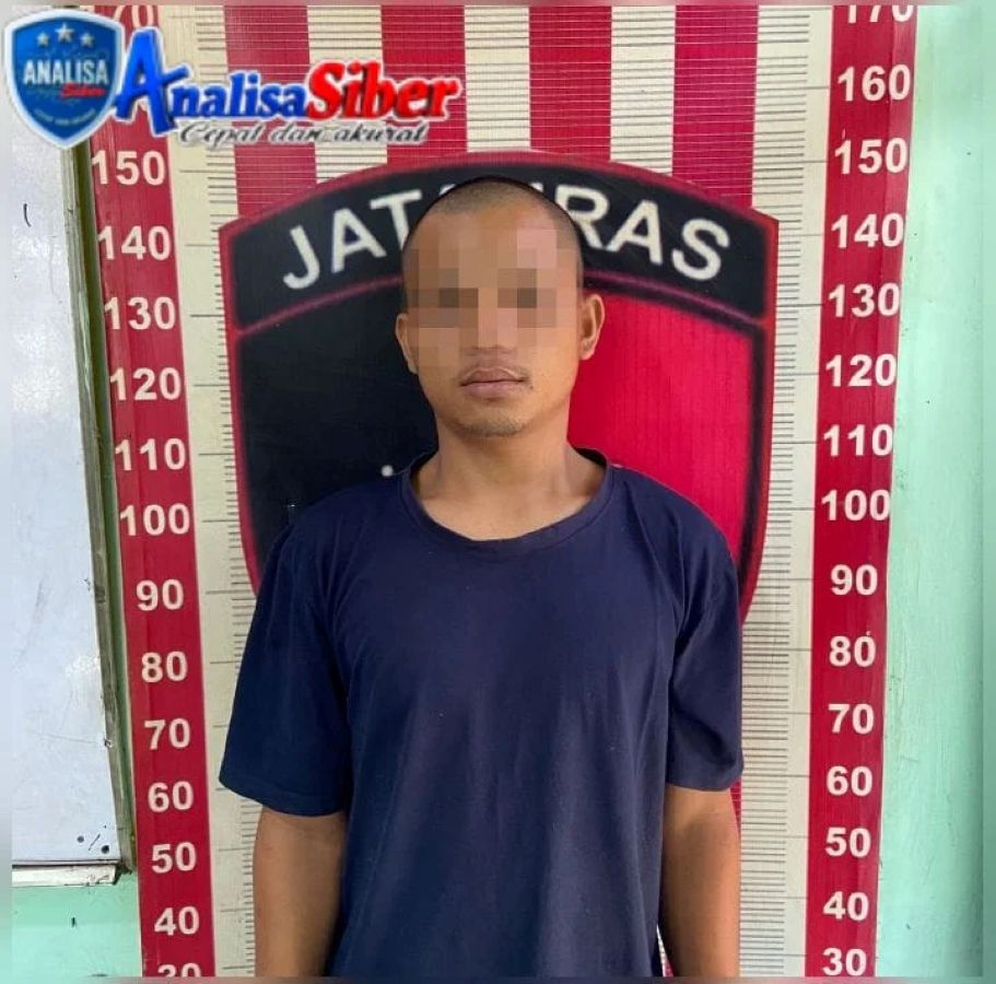Petugas Sat Reskrim Polres Tapanuli Tengah mengamankan pelaku penggelapan motor beserta barang bukti di Pergadungan, Kecamatan Tapian Nauli.