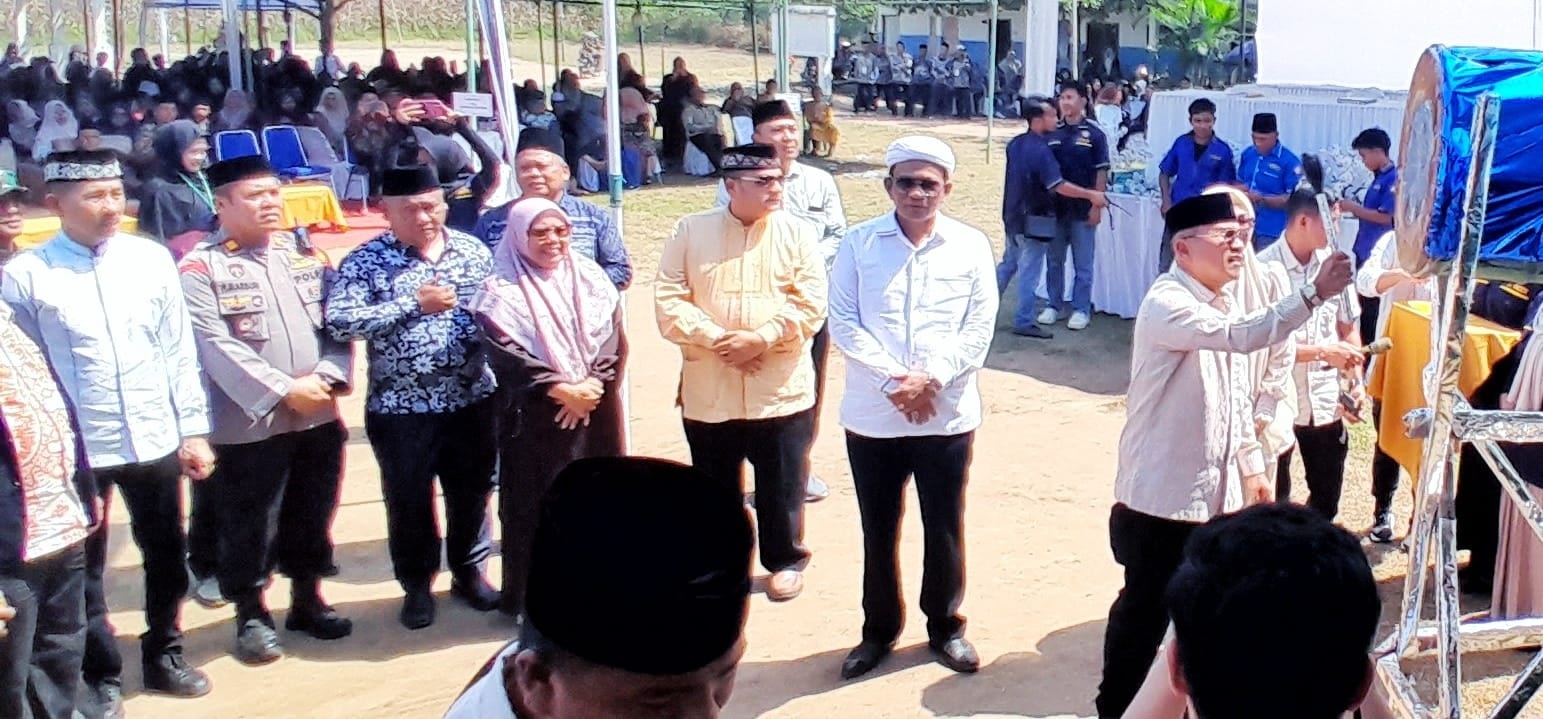 Pembukaan MTQN Tingkat Kecamatan Bandar Masilam Tahun 2026 yang ditandai pemukulan bedug oleh Bupati Simalungun Anton Achmad Saragih.
