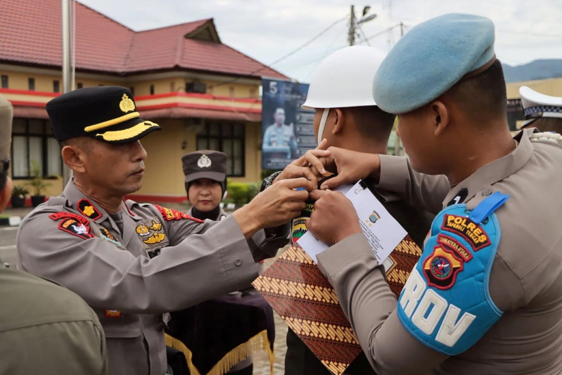 Polres Tapanuli Tengah menggelar Apel Gelar Pasukan Operasi Kepolisian Kewilayahan &ldquo;Keselamatan Toba 2026&rdquo; jelang Idulfitri.