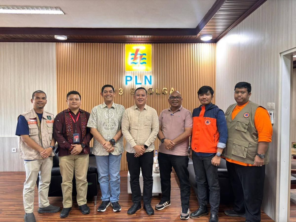 Sekda Kota Sibolga Herman Suwito saat berkoordinasi dengan PLN Sibolga terkait ketersediaan listrik dan internet di kawasan Huntap.