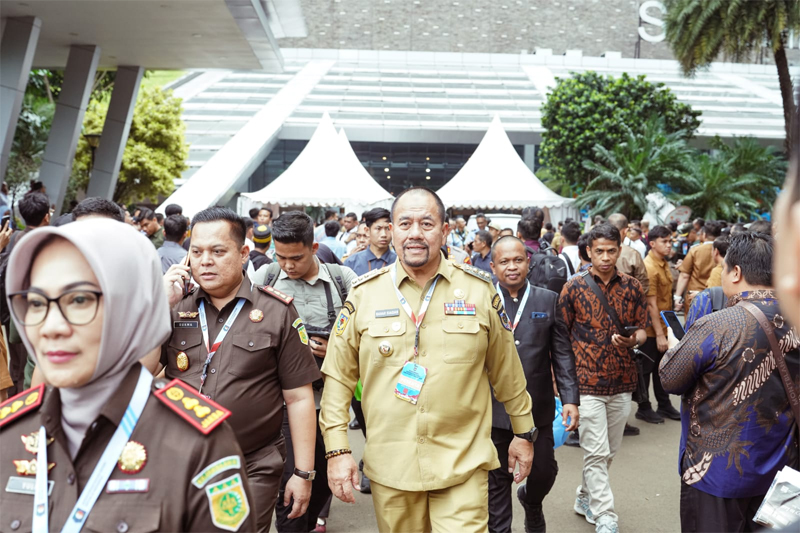 Bupati Batu Bara H. Baharuddin Siagian, dan Wakil Bupati Syafrizal.