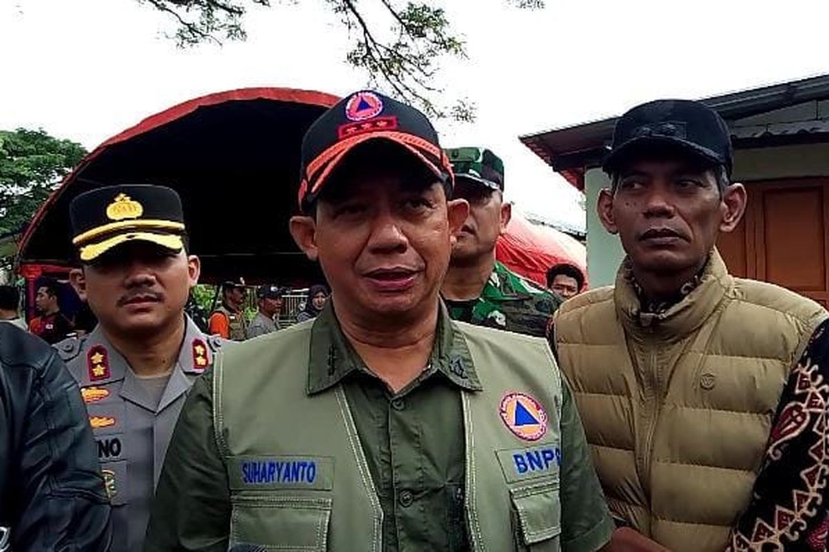 Kepala BNPB Letjen TNI Suharyanto saat rapat kerja dengan Komisi VIII DPR RI di Gedung DPR, Jakarta.