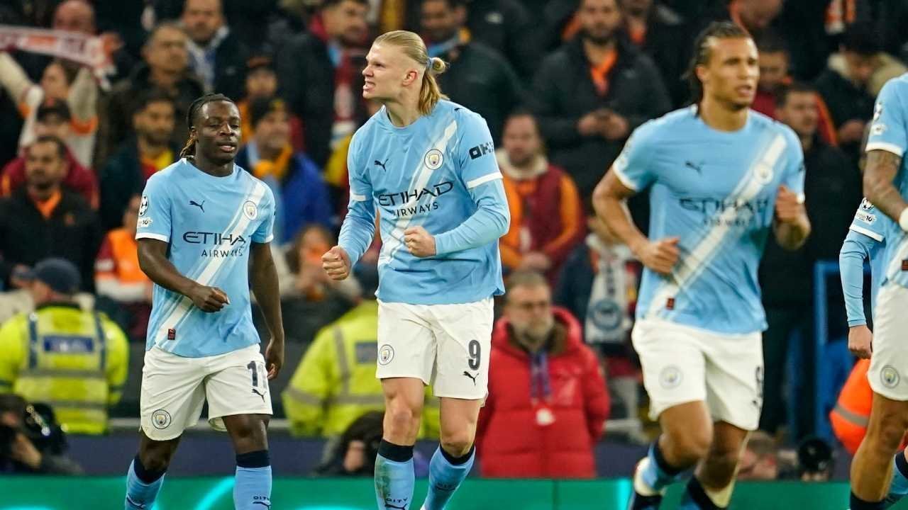 Pemain Manchester City merayakan kelolosan ke final Carabao Cup 20252026 yang akan digelar di Stadion Wembley.