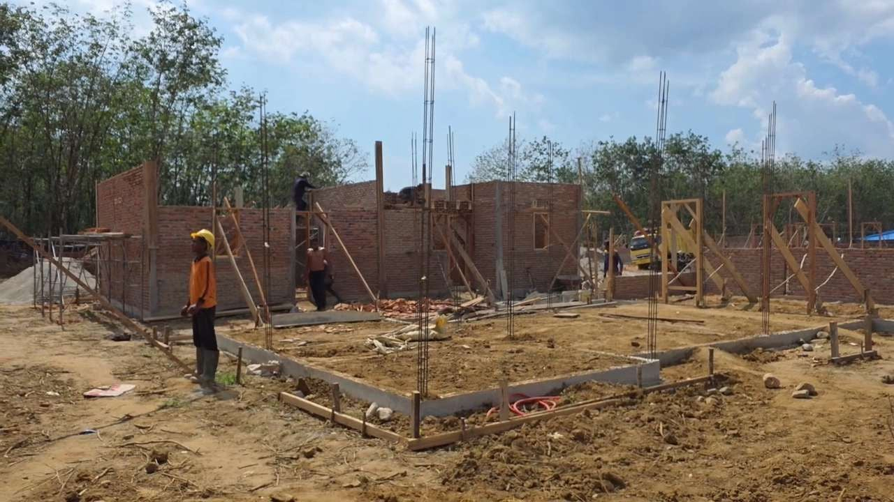 Progres pembangunan Hunian Tetap (Huntap) untuk korban banjir di Desa Hapesong Baru, Kecamatan Batang Toru, Tapanuli Selatan.
