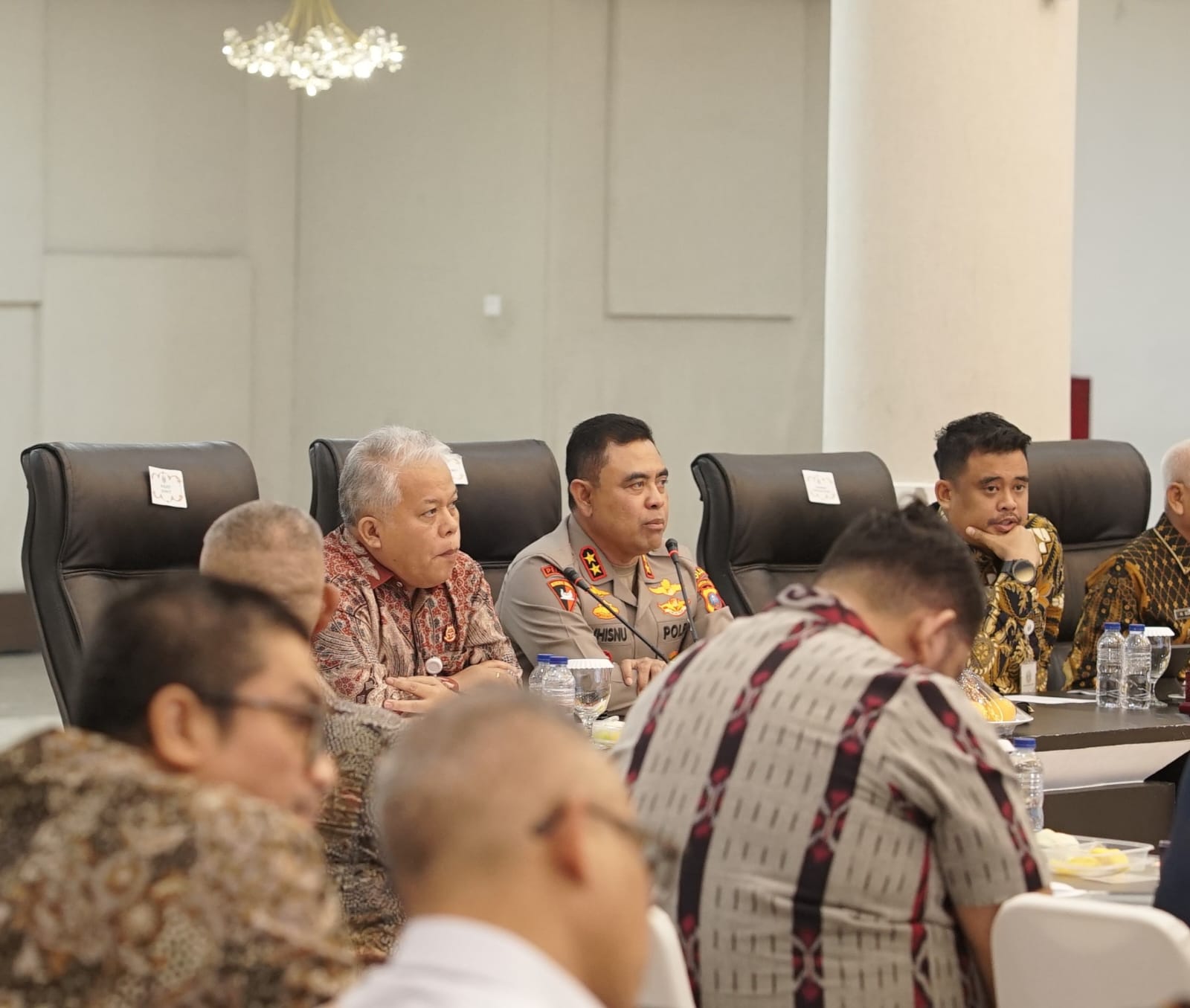 Kepala Kejaksaan Tinggi Sumatera Utara Harli Siregar menghadiri High Level Meeting Tim Pengendalian Inflasi Daerah se-Sumut di Aula Raja Inal Siregar, Kantor Gubernur Sumut, Medan, Jumat (6/2/2026). (