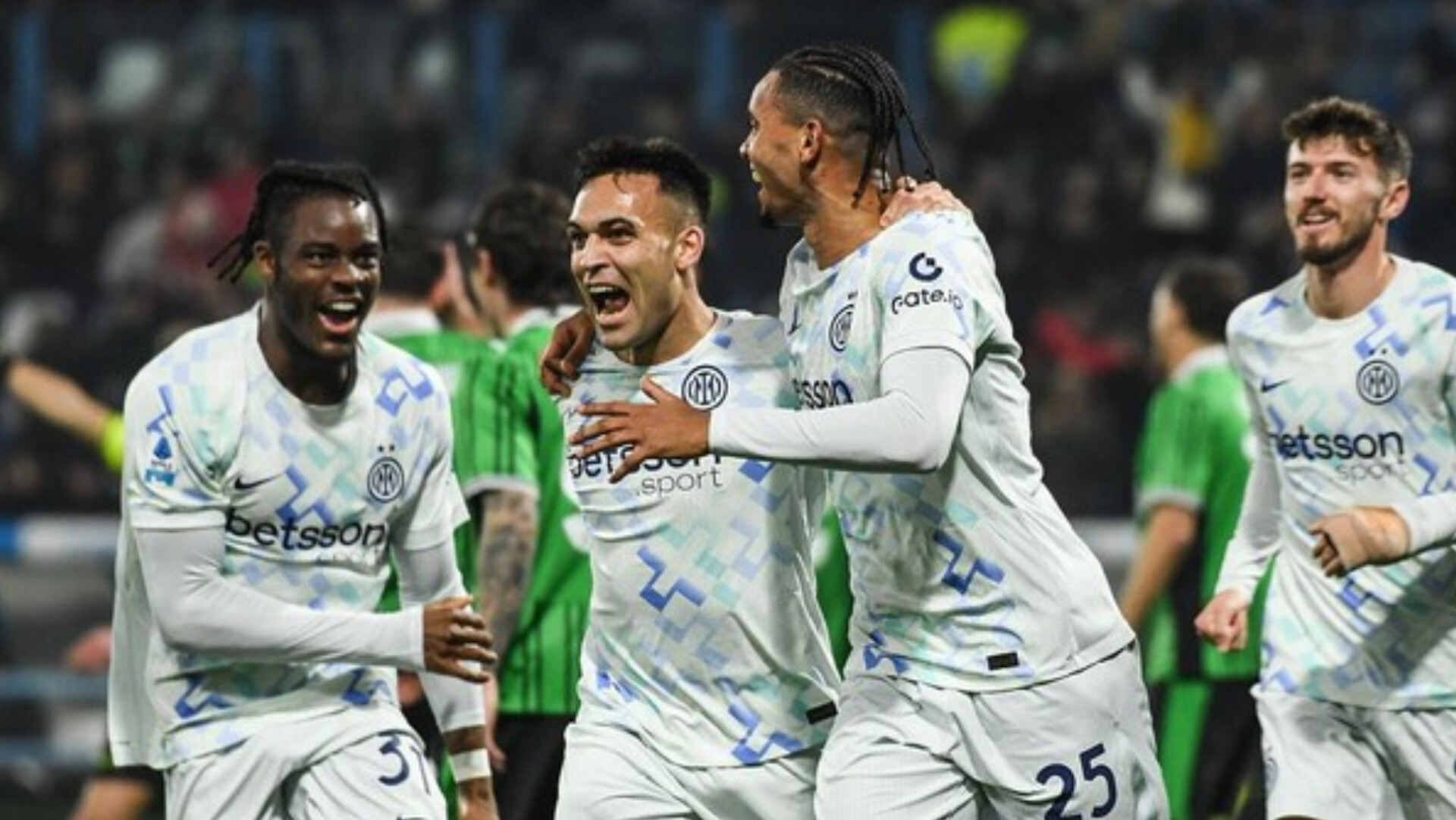 Bek Sassuolo Jay Idzes dalam laga Serie A di Mapei Stadium.