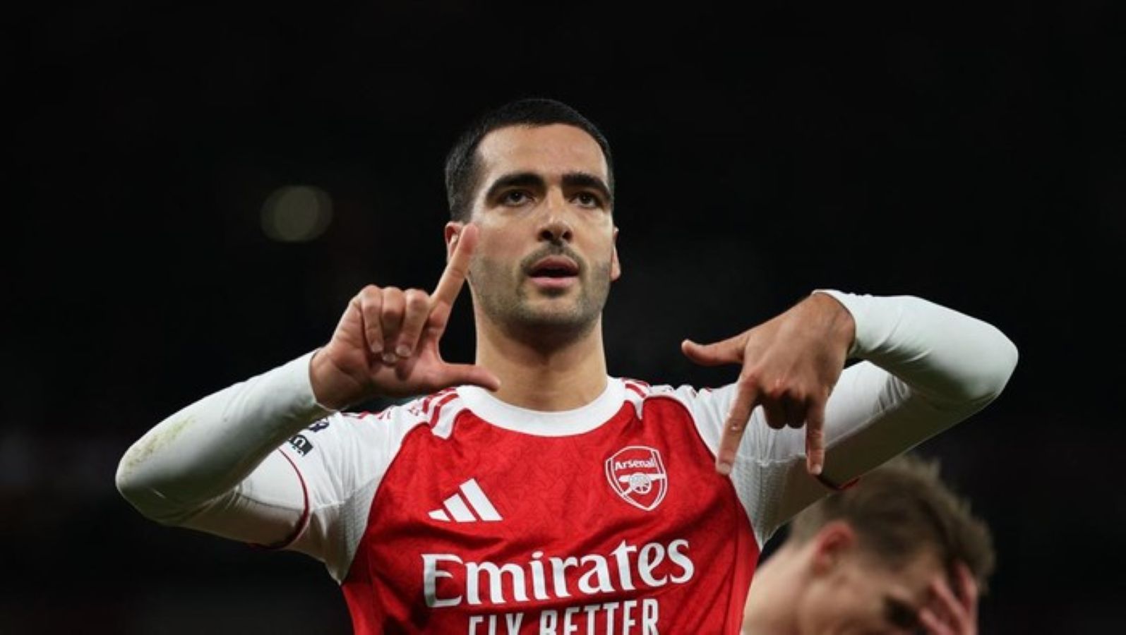 Gelandang Arsenal Mikel Merino saat tampil di Emirates Stadium sebelum mengalami cedera kaki yang memaksanya naik meja operasi.