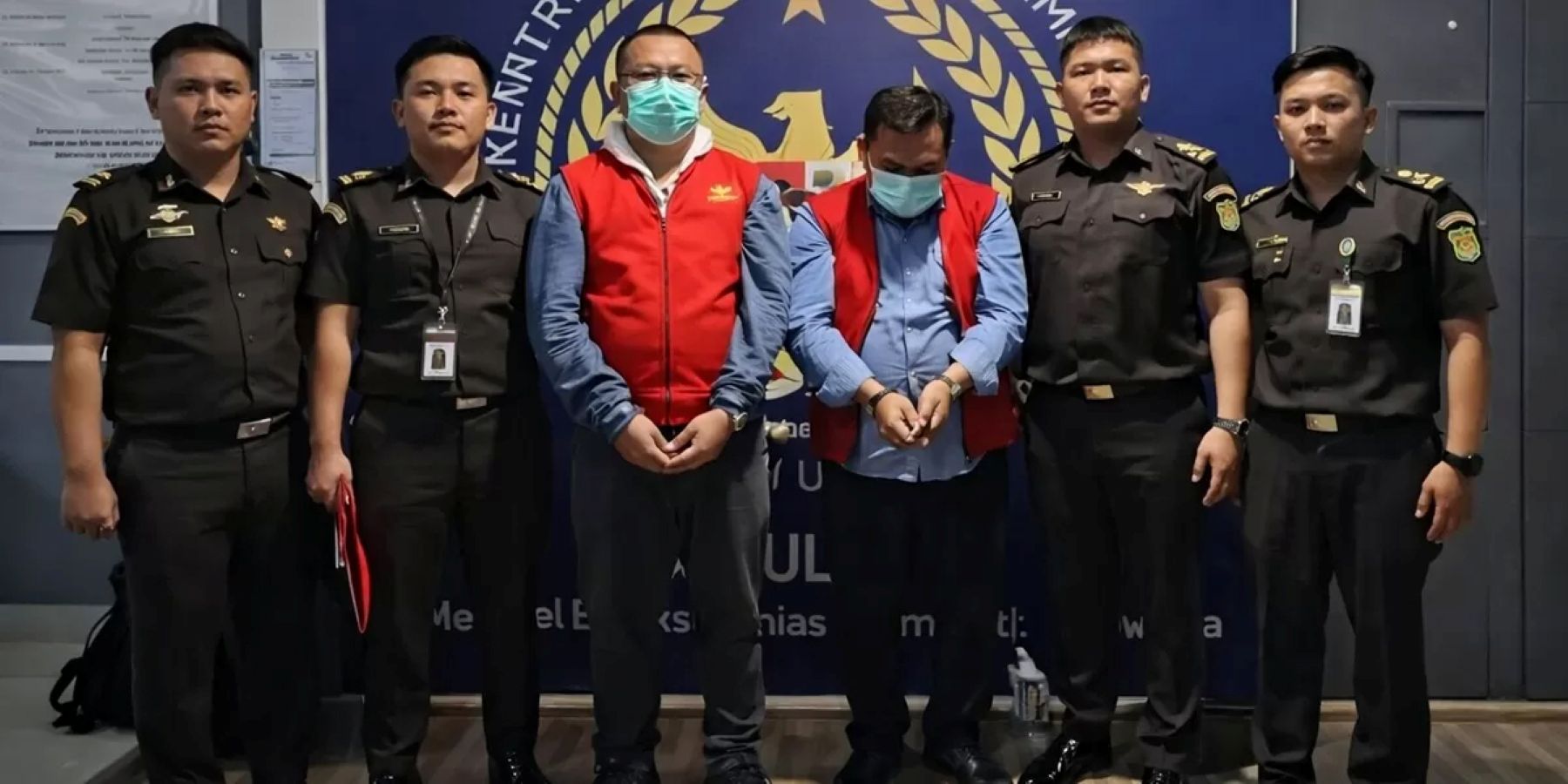 Kadis Perkim Tapanuli Utara berinisial BG ditahan Kejaksaan Negeri Taput terkait kasus korupsi proyek lampu penerangan jalan umum.