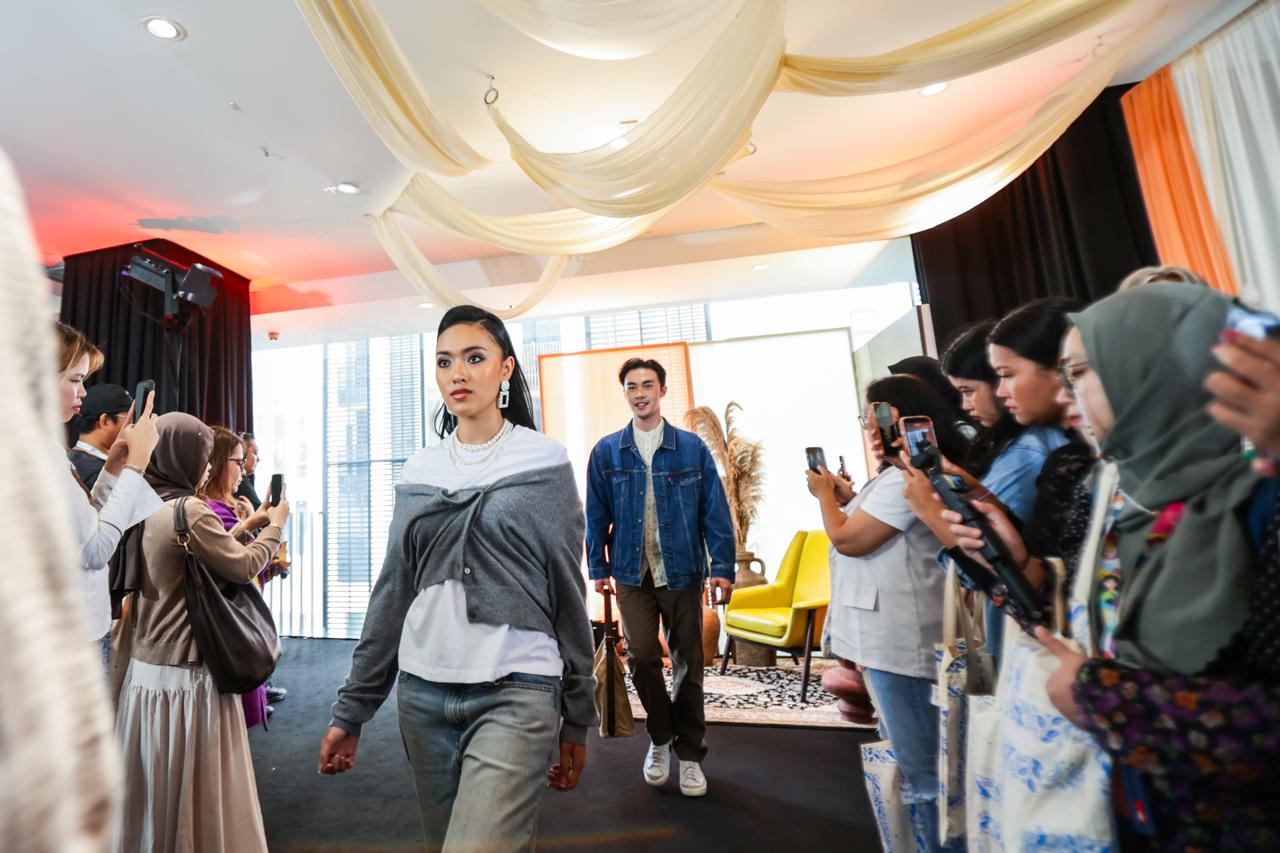 Levi&rsquo;s&reg; Indonesia menggelar preview koleksi Half 01 2026 bertema Layer Up Your Raya sebagai persiapan menyambut Ramadan dan Lebaran.