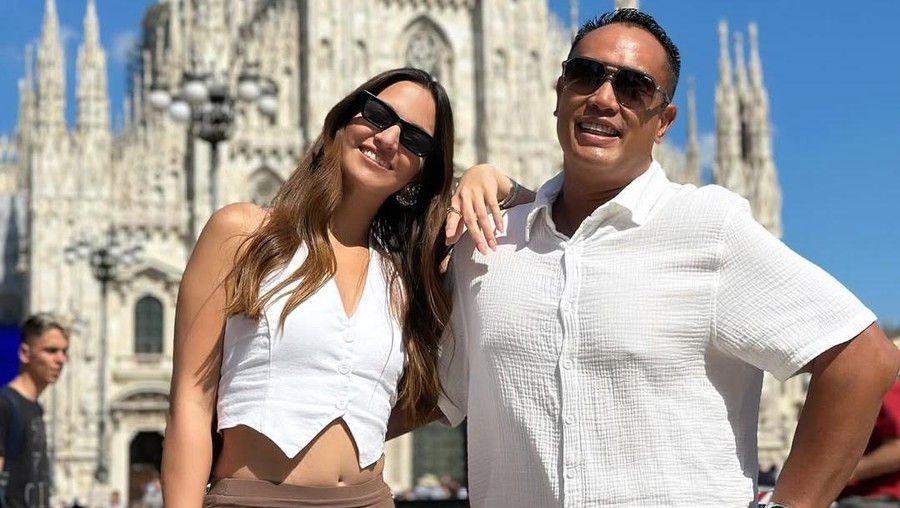 Nia Ramadhani dan Ardi Bakrie unggah foto mesra di Instagram untuk membantah isu perceraian yang sempat ramai di media sosial.