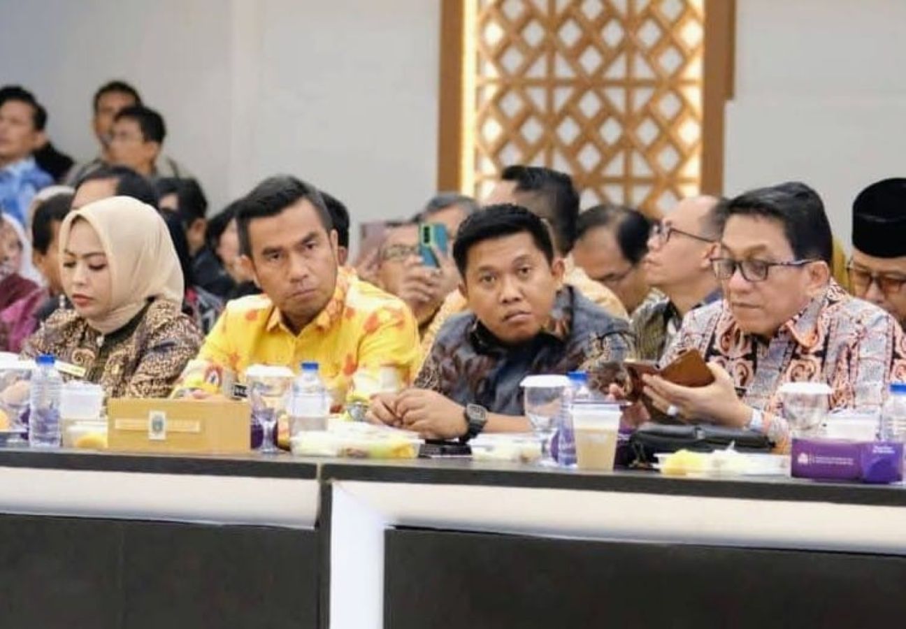 Wali Kota Sibolga Akhmad Syukri Nazry Penarik menghadiri High Level Meeting TPID Provinsi Sumatera Utara di Aula Raja Inal Siregar, Kantor Gubernur Sumut, Medan.