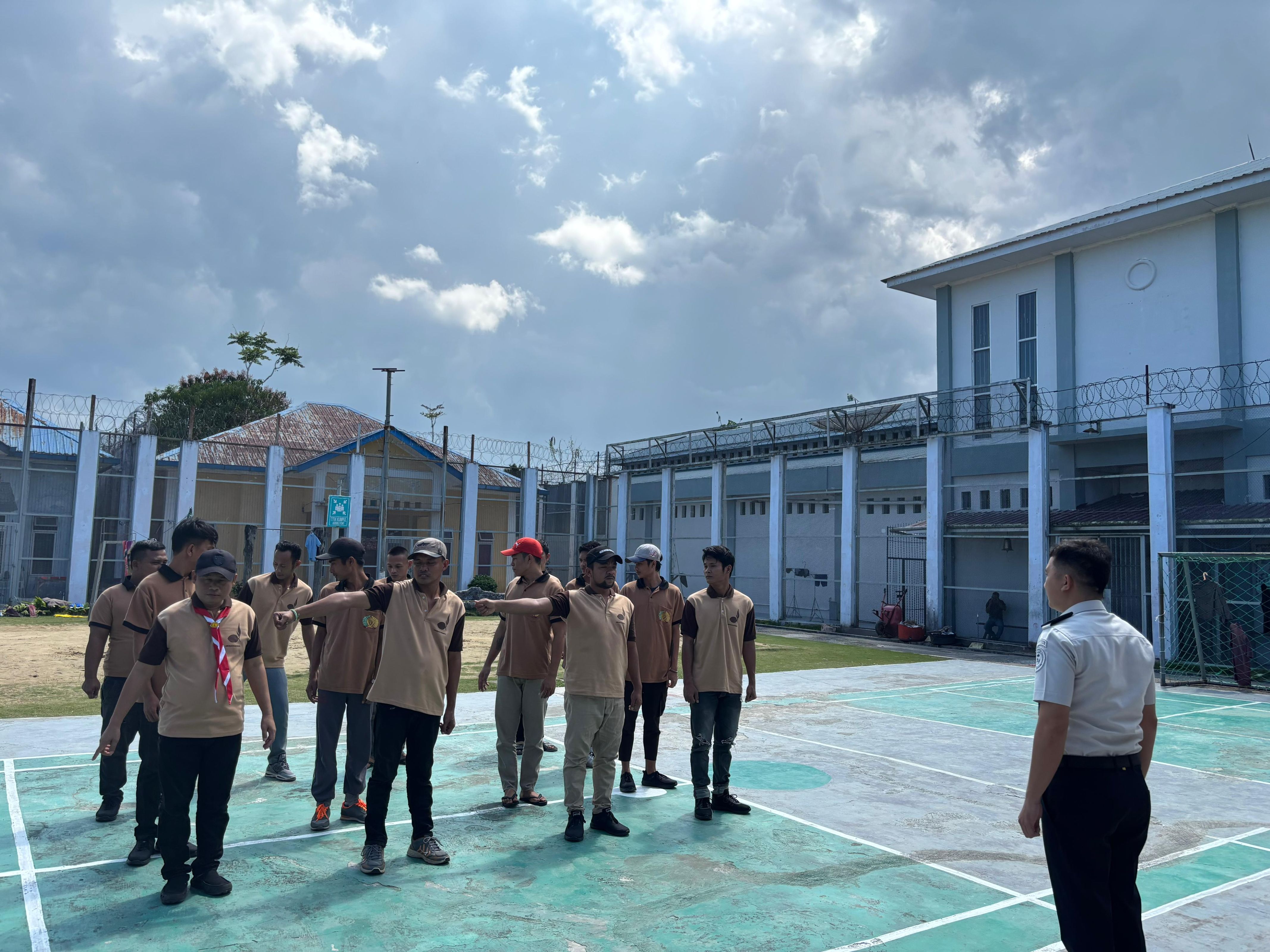 Tampak Warga Binaan di Lapas Kelas IIB Gunungsitoli, Digembleng Lewat Kepramukaan.