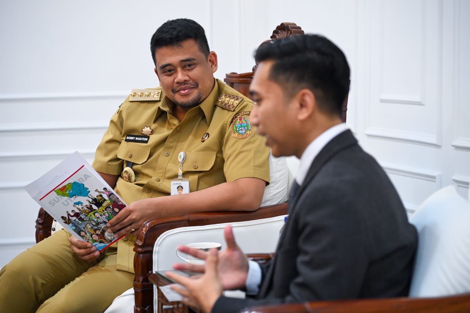 Gubernur Sumatera Utara Bobby Nasution menerima audiensi Lembaga Pelatihan Kerja (LPK) Mori Centre di Ruang Kerja Gubernur Sumut, Kantor Gubernur Sumut, Jalan Diponegoro No. 30, Medan, Senin (9/2)