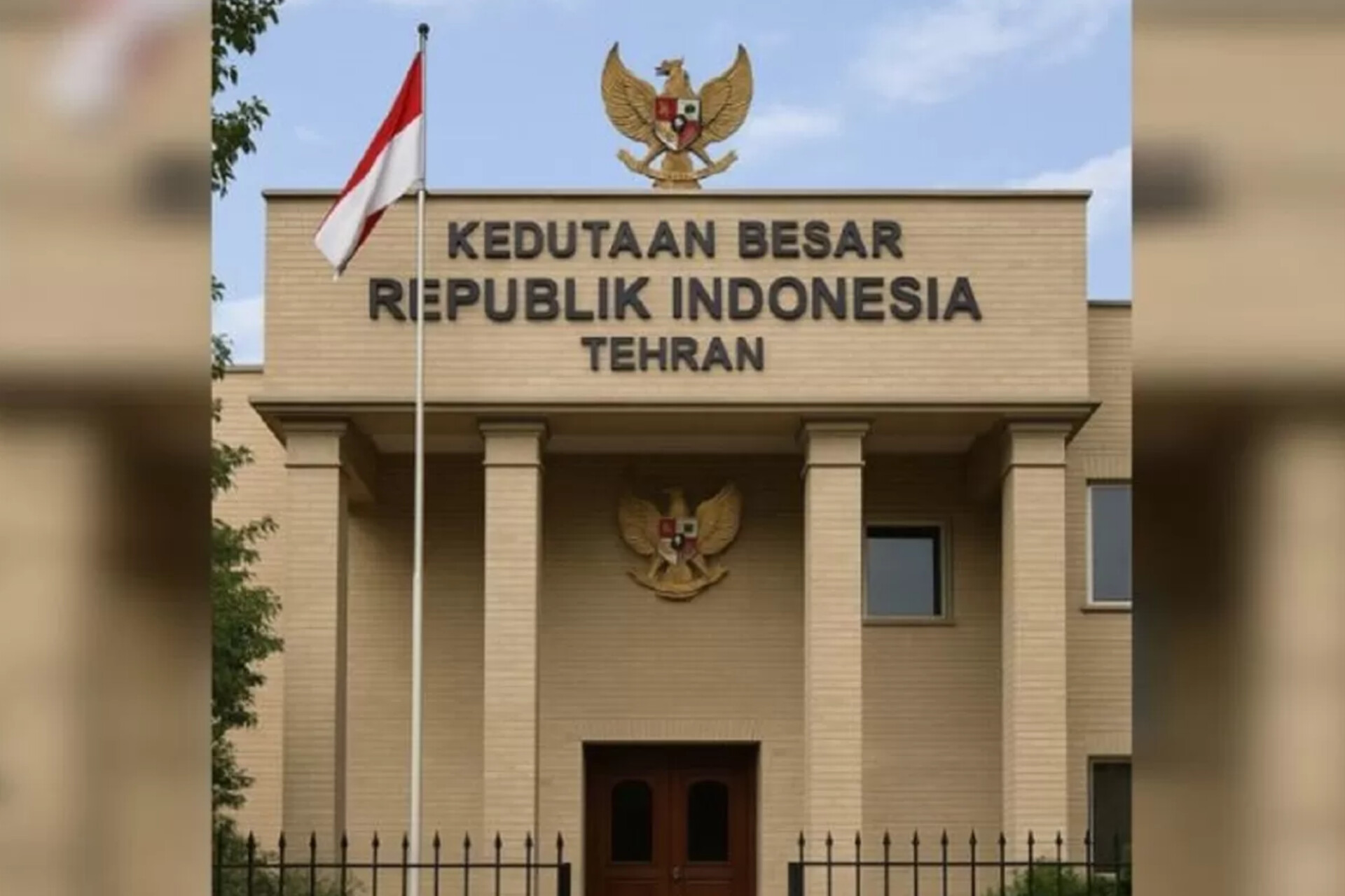 KBRI Teheran memantau kondisi 329 WNI di Iran di tengah eskalasi serangan militer AS dan Israel.