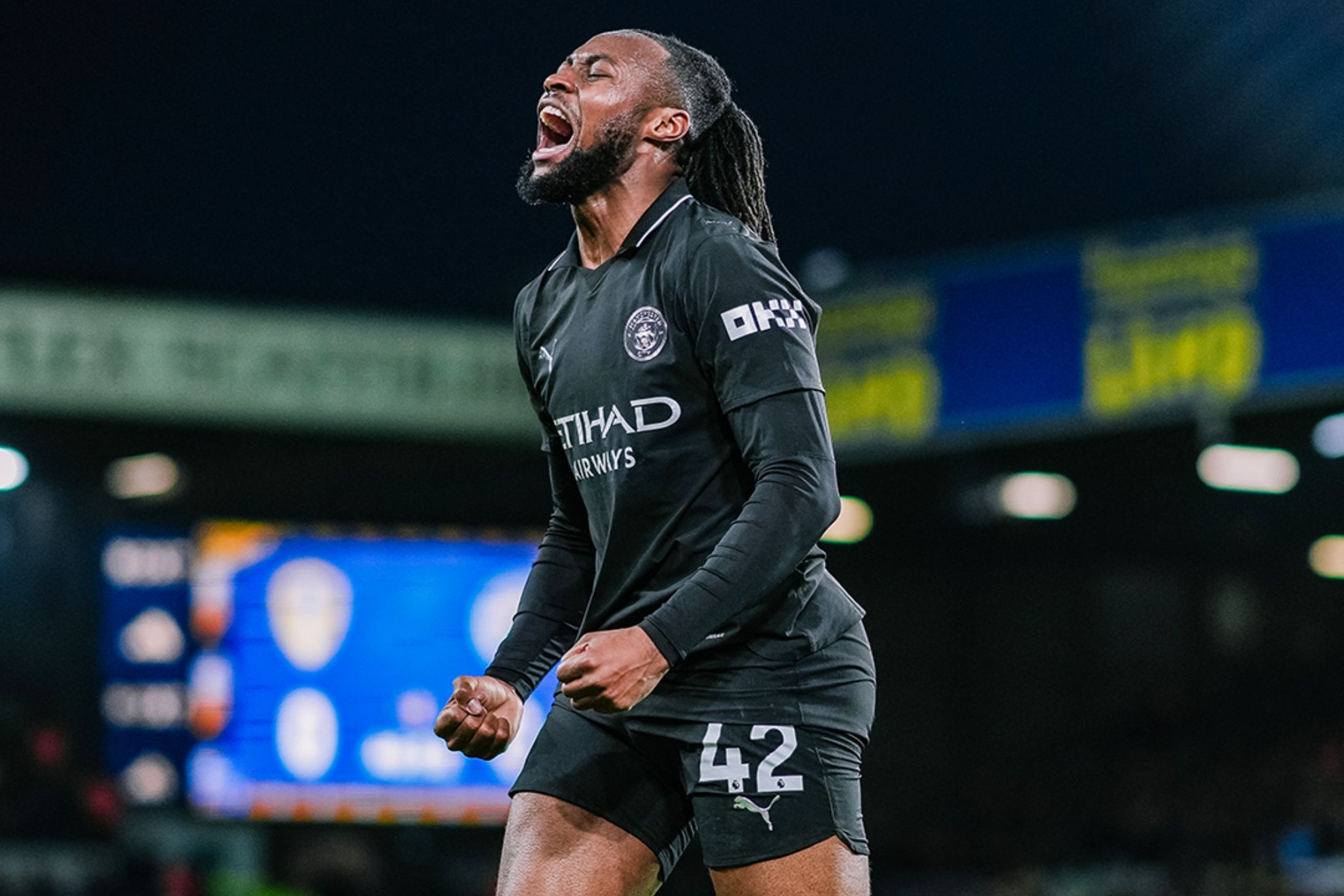 Antoine Semenyo merayakan golnya yang membawa Manchester City unggul 1-0 atas Leeds United pada babak pertama laga Premier League di Elland Road.