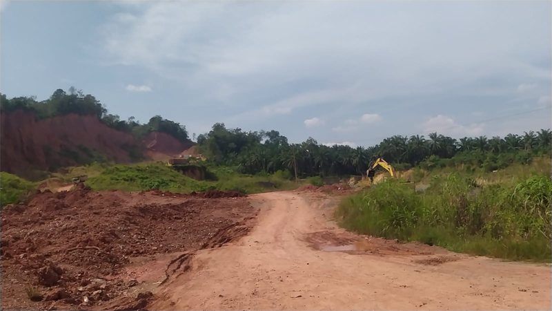 Salah satu galian C di wilayah Polres Labuhanbatu yang diduga belum memiliki izn pertambangan.