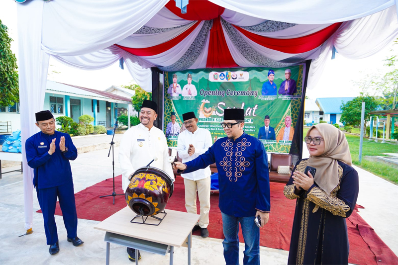Bupati Batu Bara H. Baharuddin Siagian, secara resmi membuka kegiatan Pesantren Kilat Ramadan 1447 H.  &nbsp;