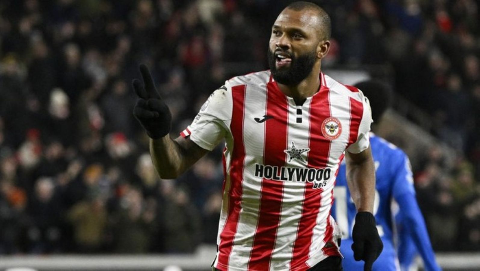 Igor Thiago merayakan gol bersama pemain Brentford saat menempel ketat Erling Haaland dalam daftar top skor Premier League 2025/2026.