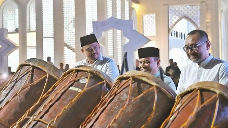 Gubsu Boby Afif Nasution bersama Walkot Psp H.Letnan Nasution dan EVP Telkom Regional I Sumatera Dwi Pratomo Juniarto saat resmikan program PHTC Internet gratis di 8 Kota.