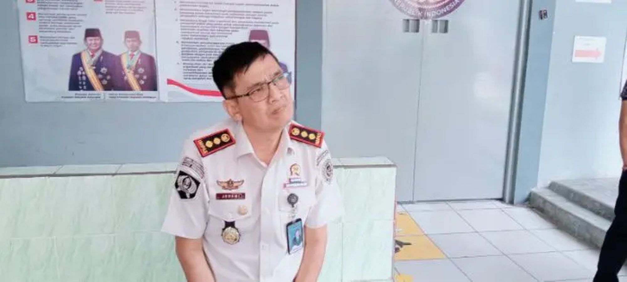 Kepala Lembaga Pemasyarakatan Kelas III Pangururan, Jeremi Sinuraya, saat dikonfirmasi terkait pelarangan pengambilan foto dan video dalam rekonstruksi kasus pembunuhan Army Siregar.