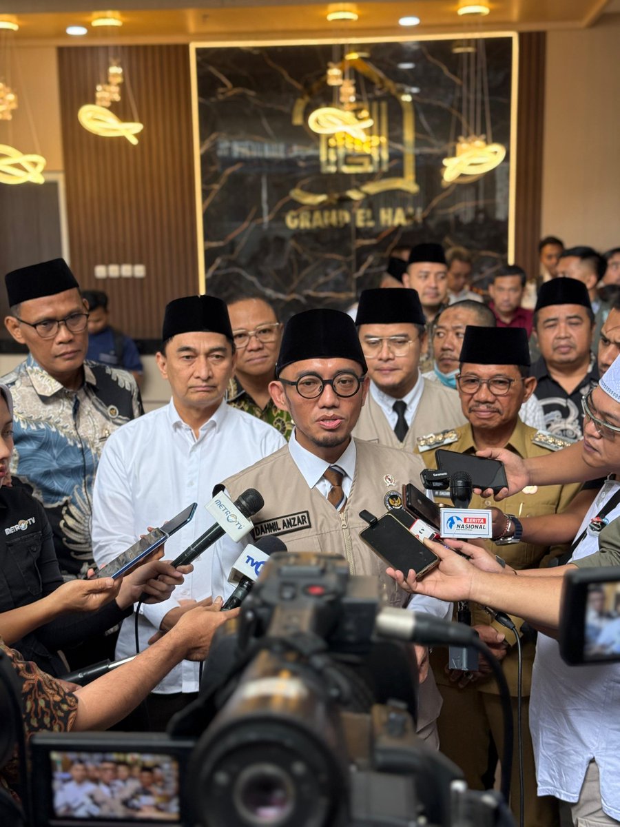 Wakil Menteri Haji dan Umrah, Dahnil Anzar Simanjuntak, memastikan persiapan Haji 2026 tetap berjalan meski konflik Iran&ndash;Israel-AS memanas. 