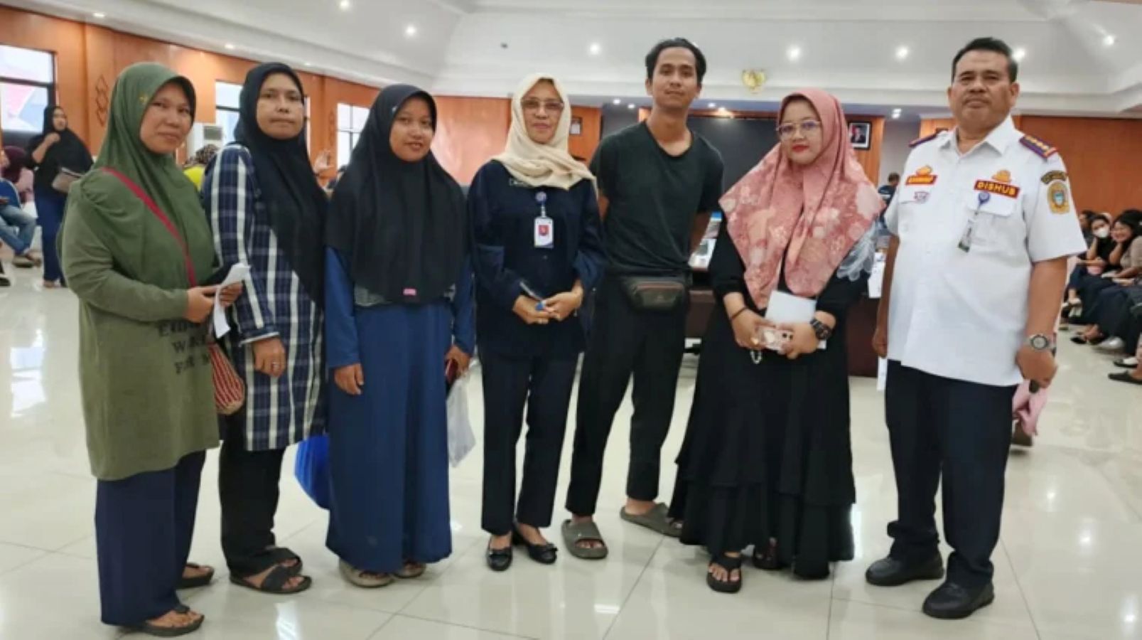 Calon pemudik asal Tapanuli Selatan dan Tapanuli Tengah usai mengikuti verifikasi program mudik gratis Pemprov Sumut, Selasa (3/3/2026). 