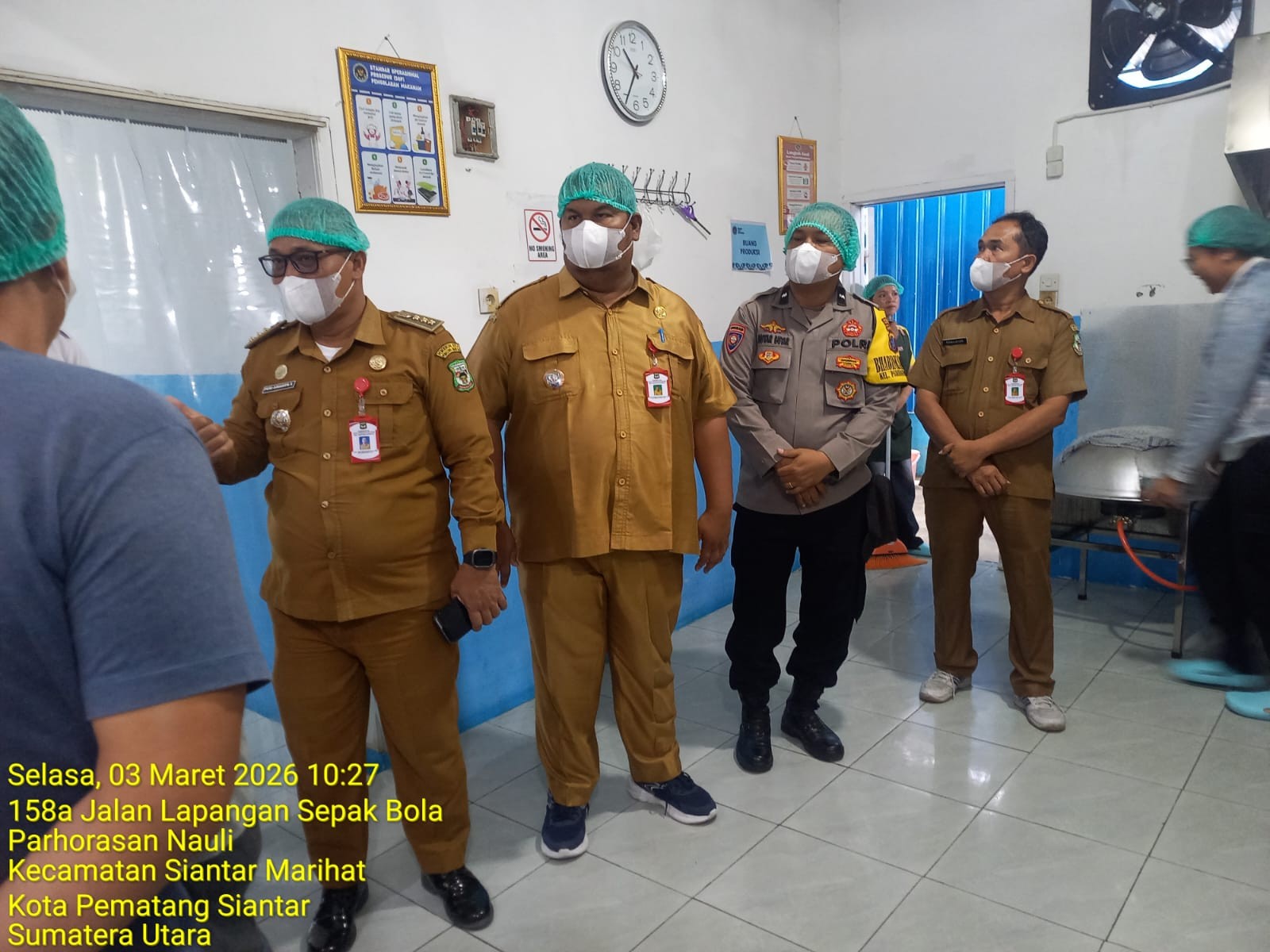 Bhabinkamtibmas Kelurahan Parhorasan Nauli meninjau SPPG Mekar Nauli di Jalan Mangga, Siantar Marihat, Selasa (3/3) pagi.