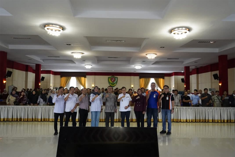 Bupati Tapsel, Gus Irawan Pasaribu dan Wakil Bupati Jafar Syahbuddin Ritonga hadiri serta menutup kegiatan Sosialisasi Sumut Link.
