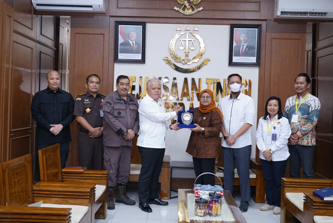 Kajati Sumatera Utara Dr Harli Siregar menerima kunjungan Lembaga Perlindungan Saksi dan Korban.