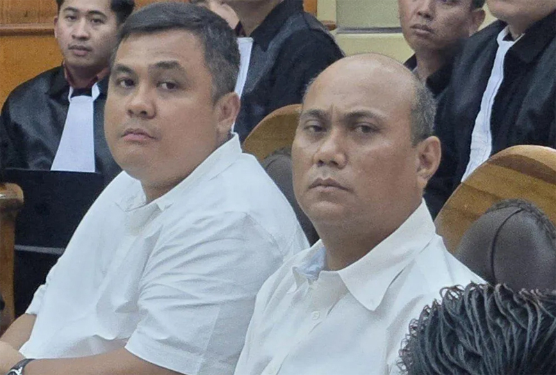 Terdakwa Topan Ginting (kiri) dan terdakwa Rasuli (kanan).