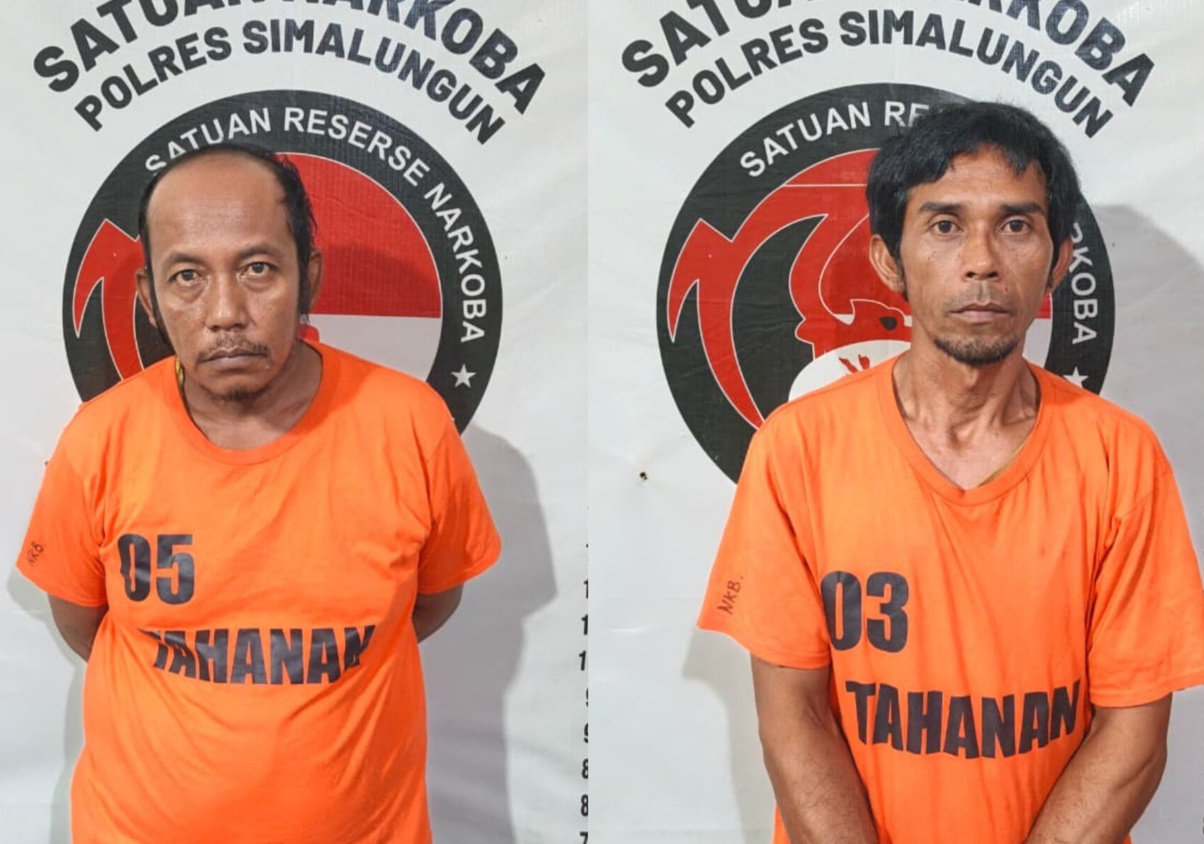 Dua tersangka pengedar sabu-sabu yang ditangkap Polsek Bangun di warung tuak eks lokalisasi Bukit Maraja, Kabupaten Simalungun, bersama barang bukti 4,6 gram sabu.