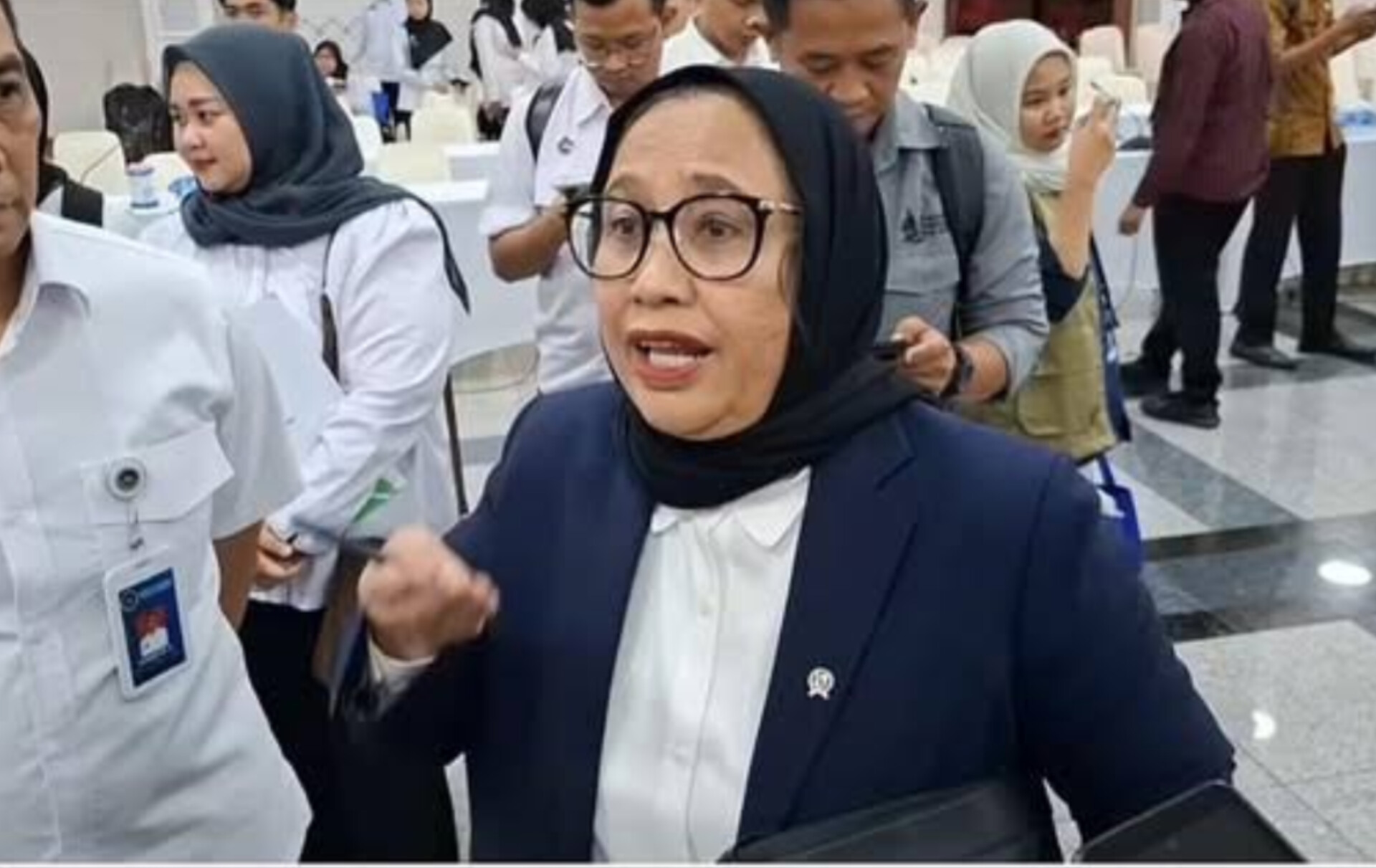 Wakil Kepala Badan Gizi Nasional Nanik S Deyang saat rapat koordinasi pelaksanaan Program Makan Bergizi Gratis di Semarang. 