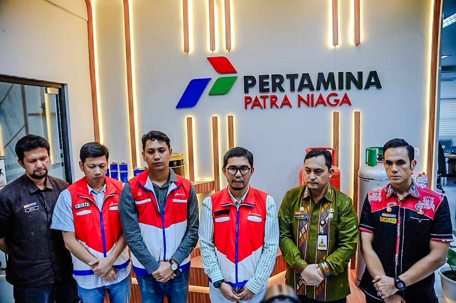 Jajaran Pemko Medan dipimpin Asisten Perekonomian dan Pembangunan Citra Effendi Capah saat melakukan pengecekan stok BBM di Pertamina Patra Niaga Regional Sumbagut, Jumat (6/3/2026). 