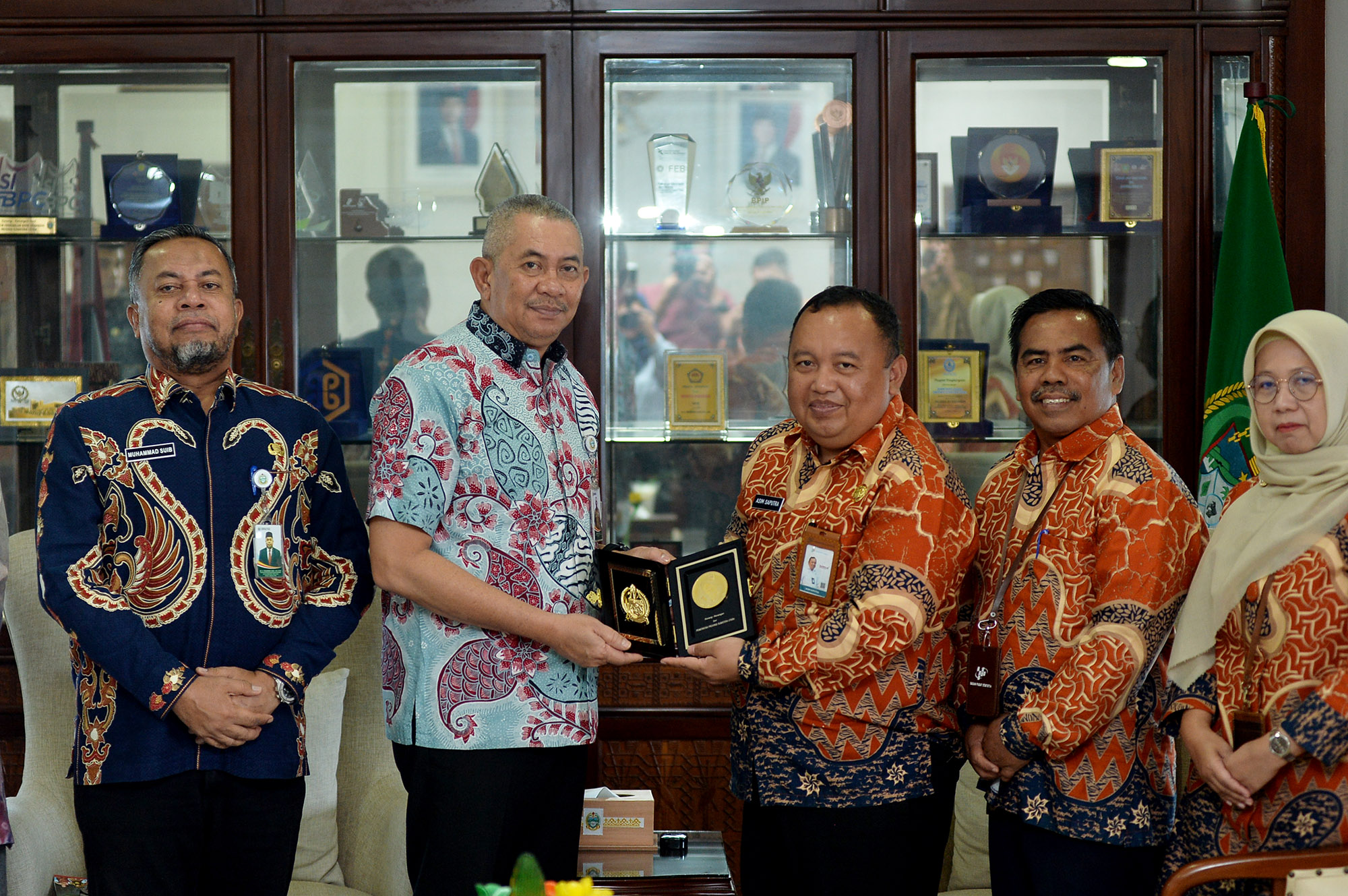 Pj Sekretaris Daerah Provinsi Sulaiman Harahap menerima kunjungan Kepala Badan Pusat Statistik Sumatera Utara Asim Saputra di Kantor Gubernur Sumut, Medan, Jumat (6/3/2026), dalam rangka sosialisasi.