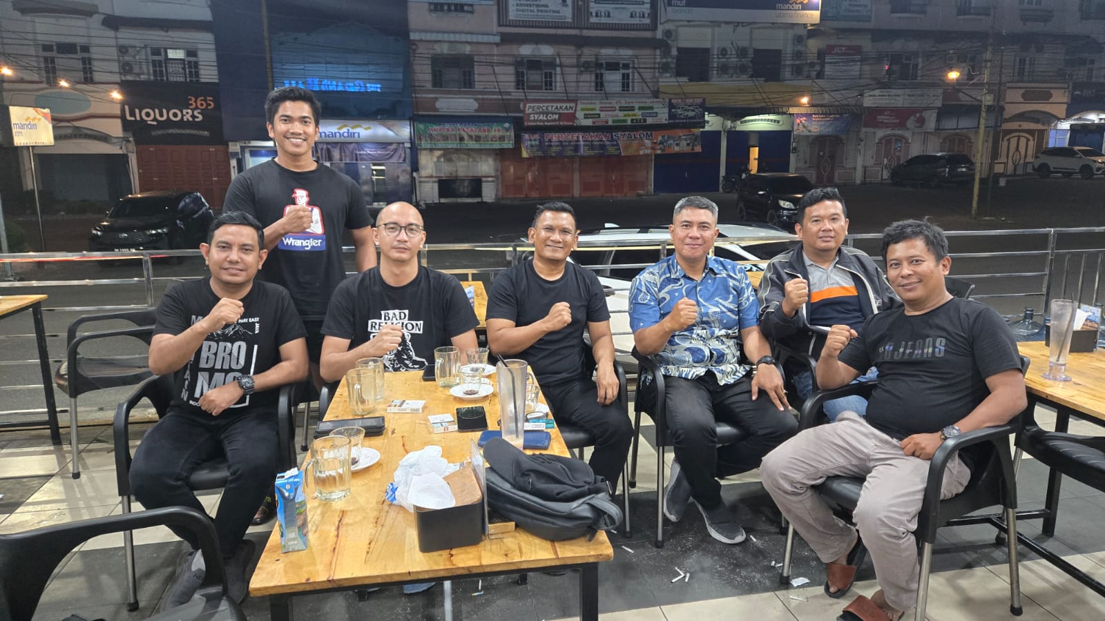 Pengurus ABPEDNAS Kabupaten Simalungun bincang santai bersama Kepala Kejaksaan Negeri (Kajari) Simalungun, Munawal Hadi. 