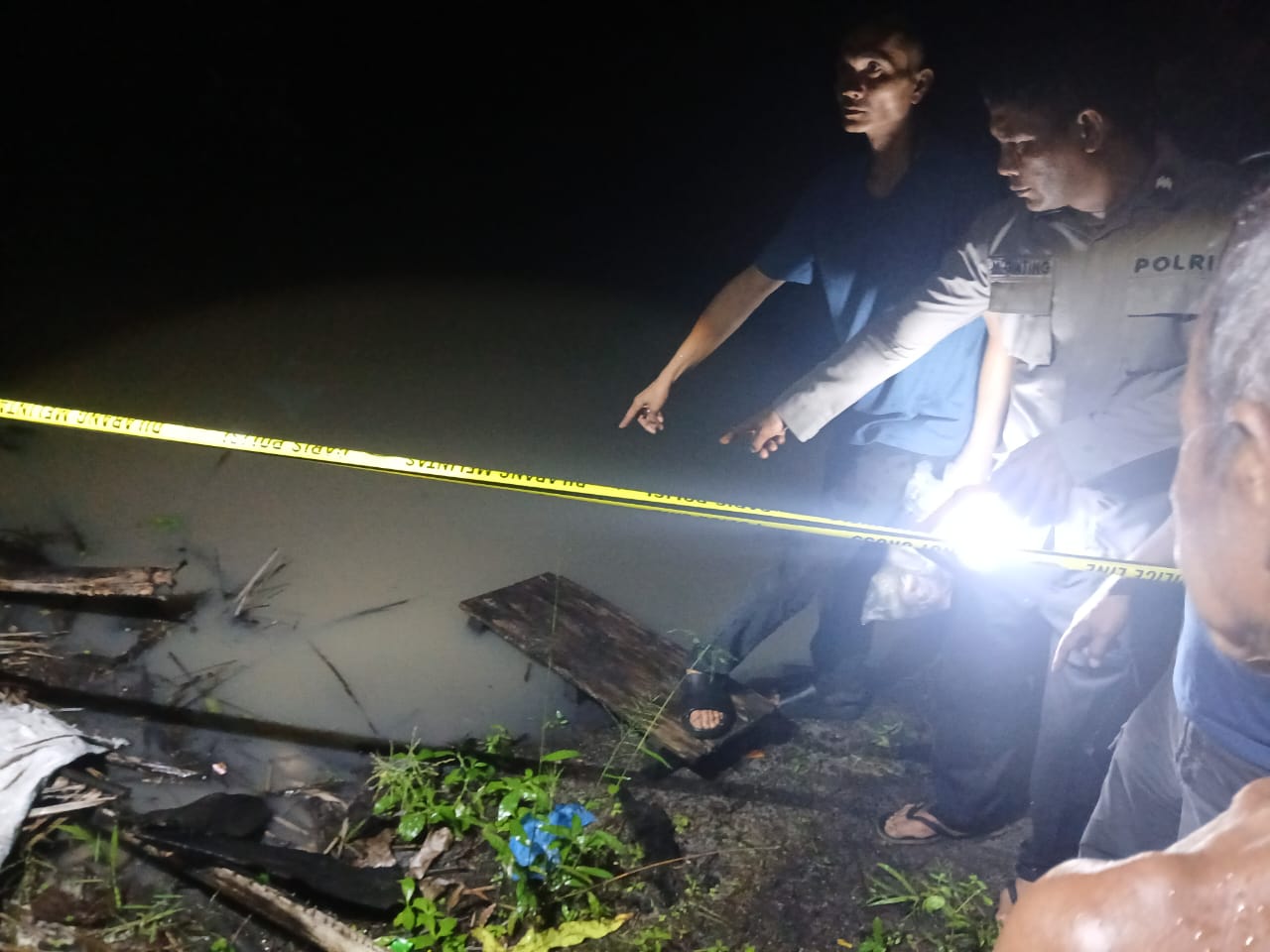 Lokasi penemuan 4 anak meninggal dunia di dalam kolam ikan di Paluta.